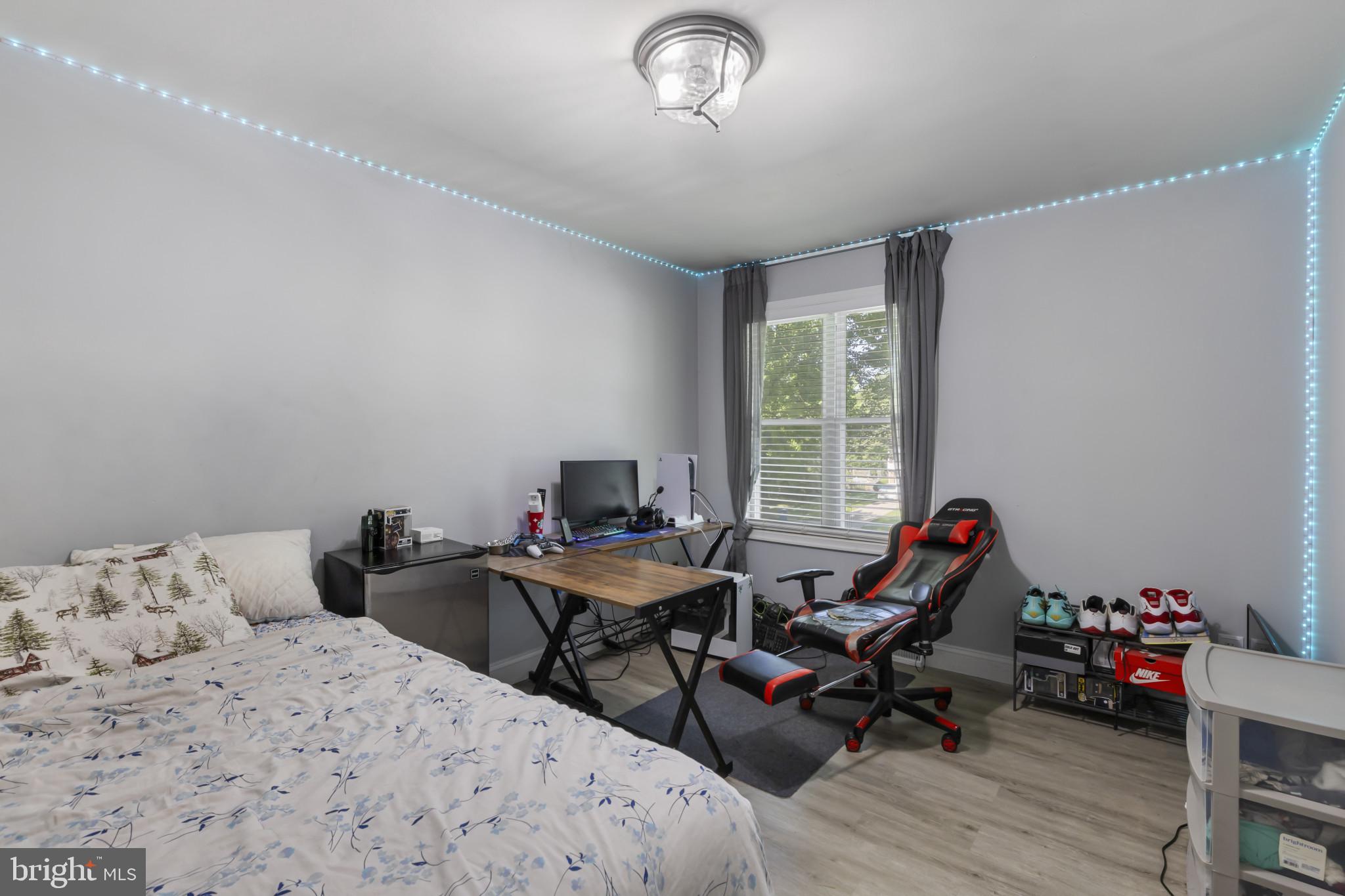 OAKLAND MILLS - Residential