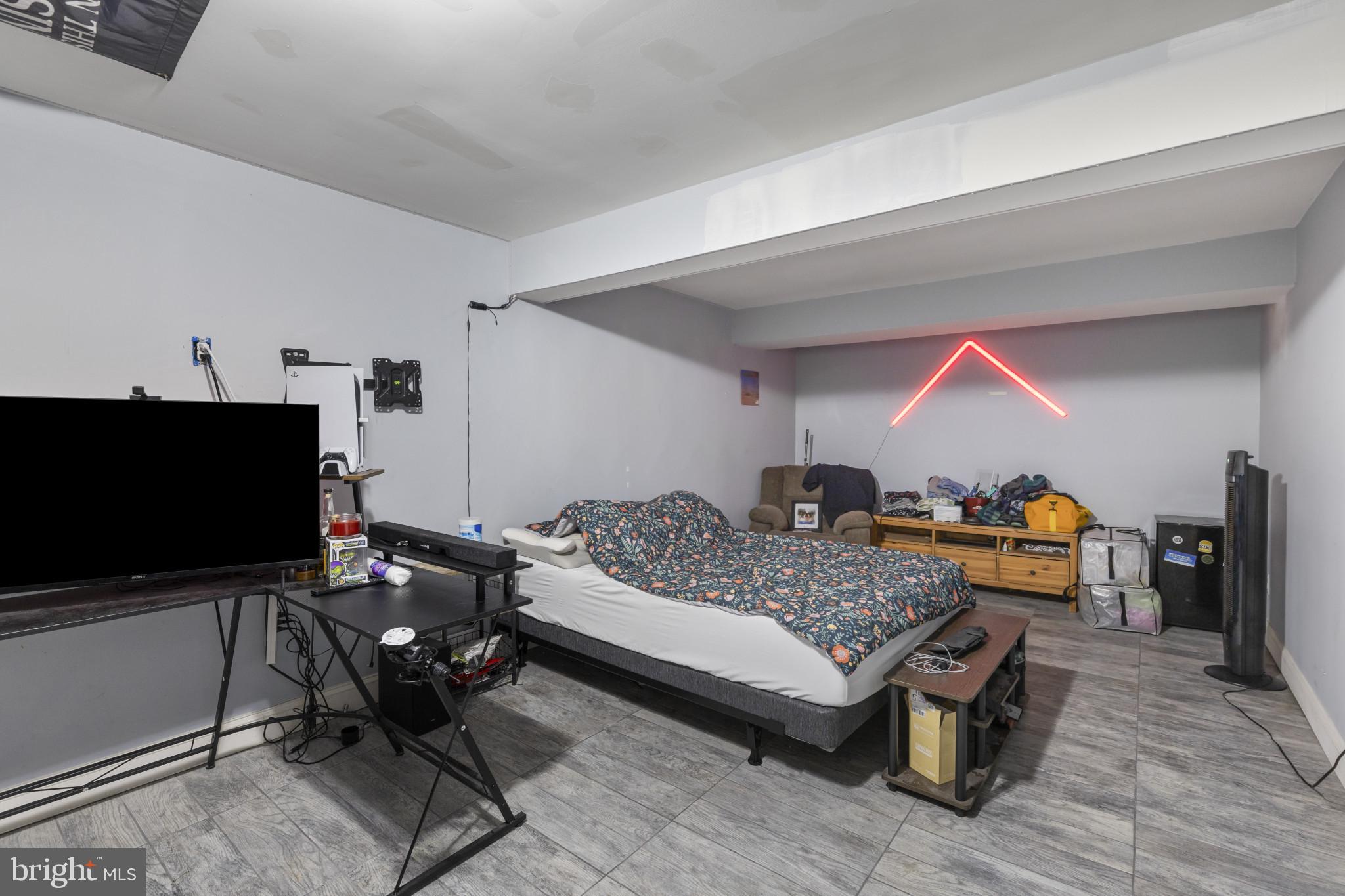 OAKLAND MILLS - Residential