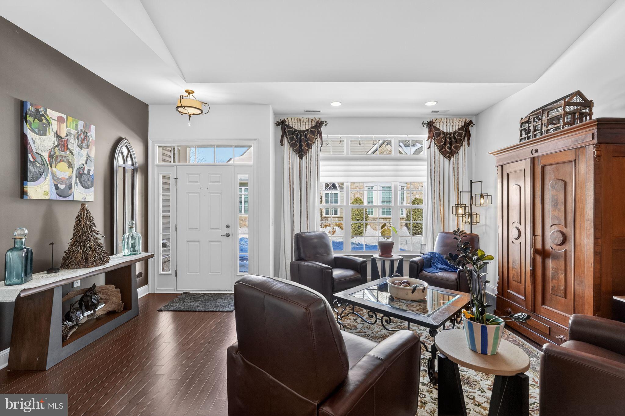 VILLAS OF NEWTOWN - Residential