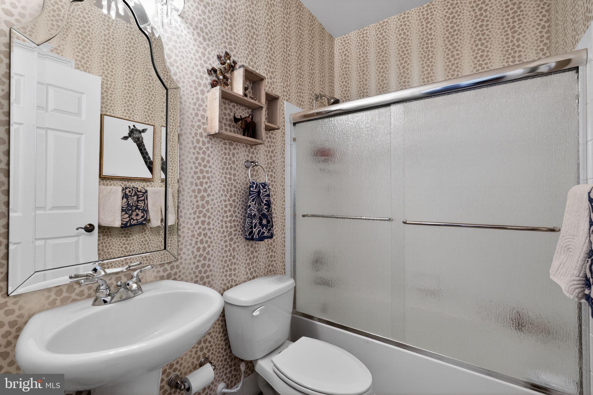 VILLAS OF NEWTOWN - Residential