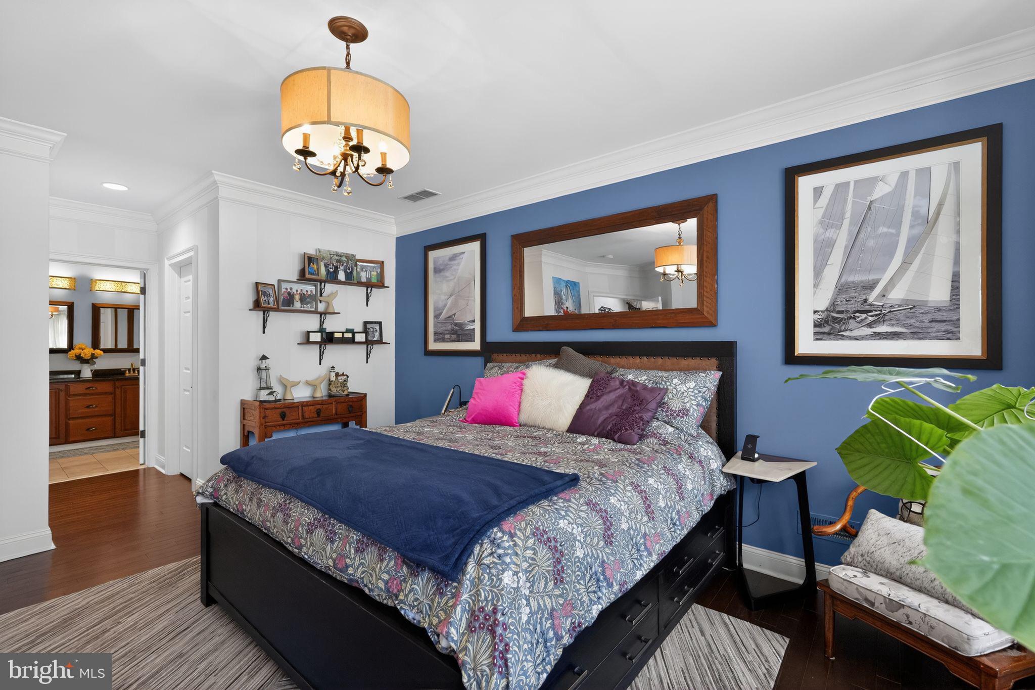 VILLAS OF NEWTOWN - Residential