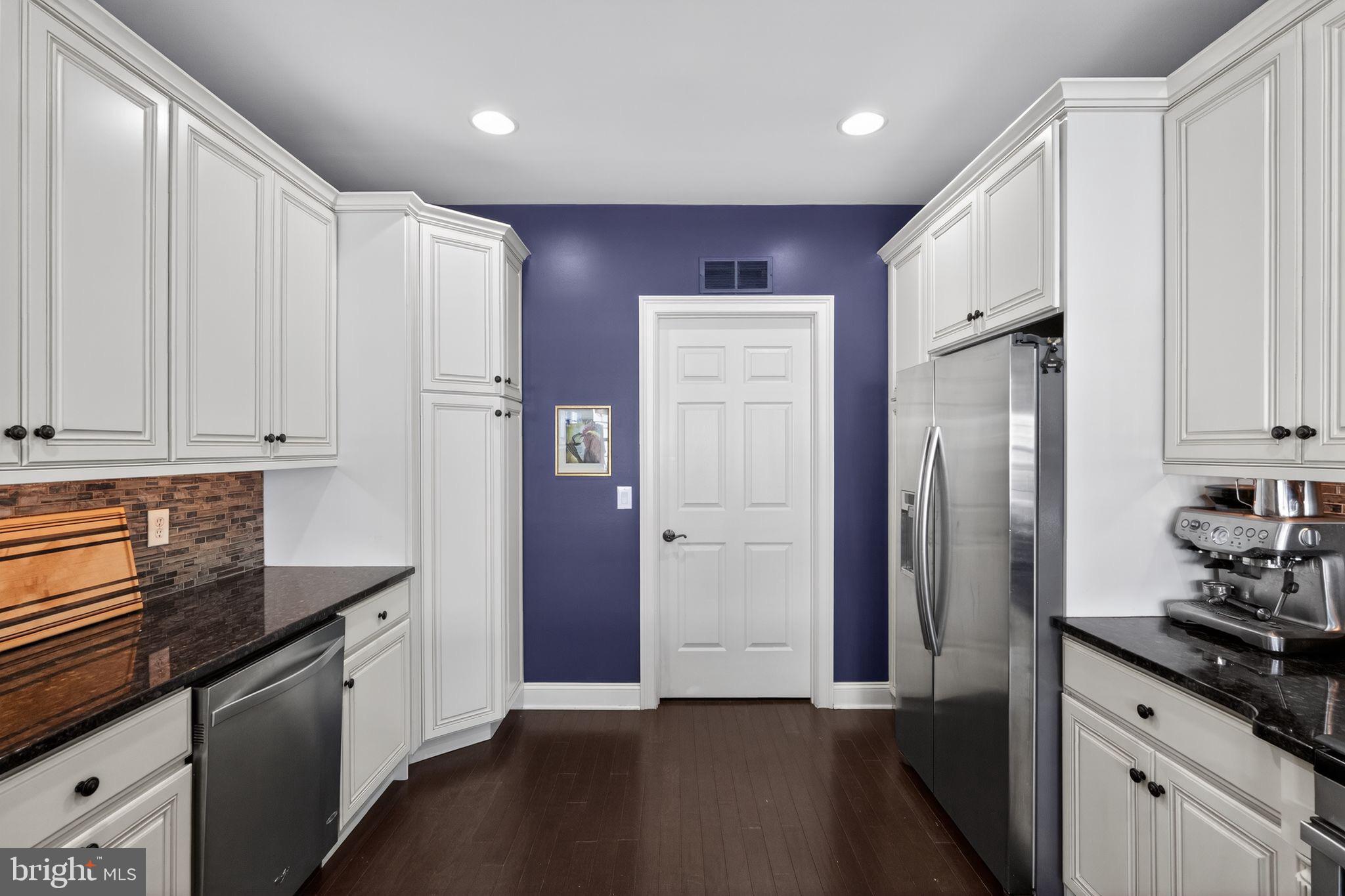 VILLAS OF NEWTOWN - Residential