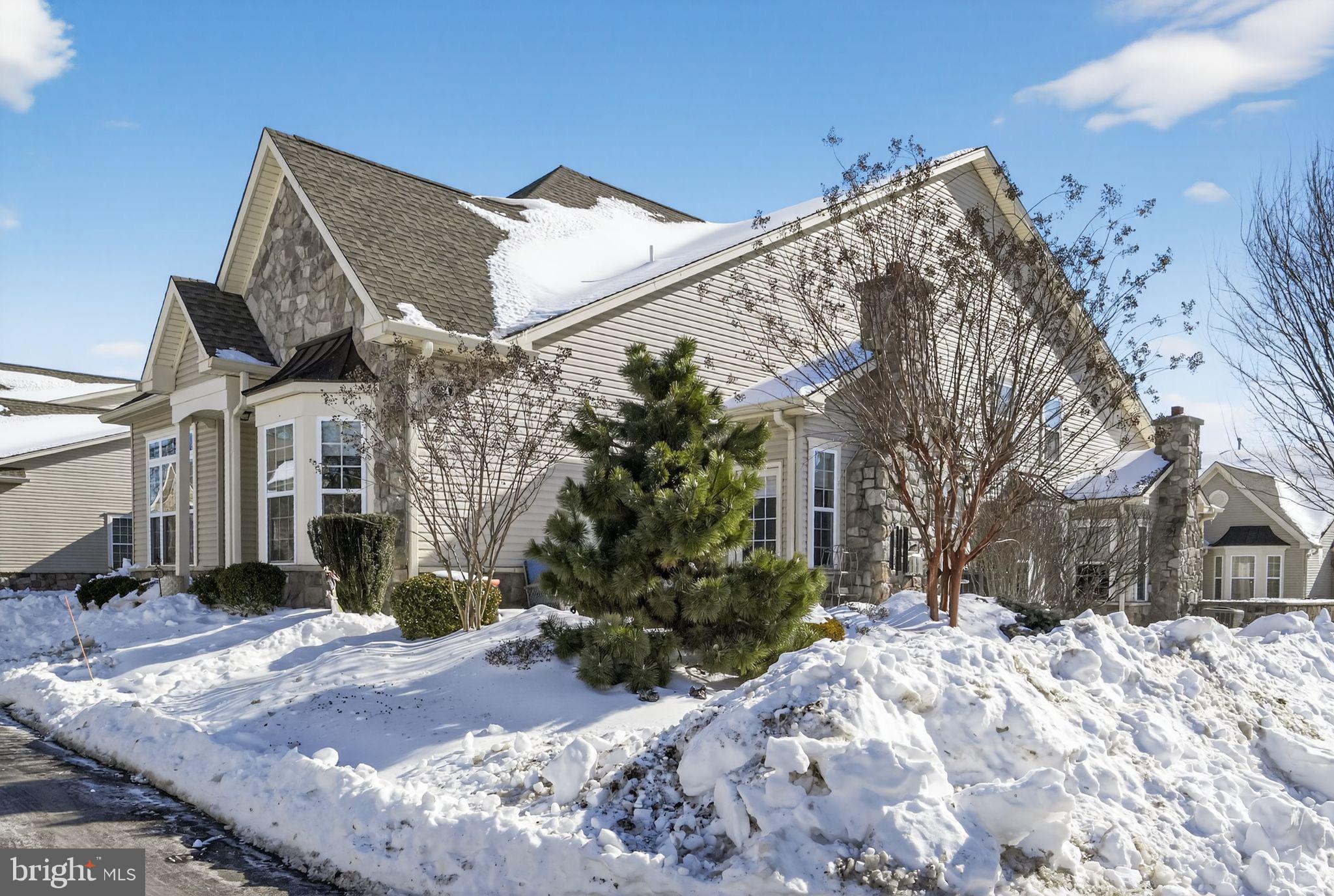 VILLAS OF NEWTOWN - Residential