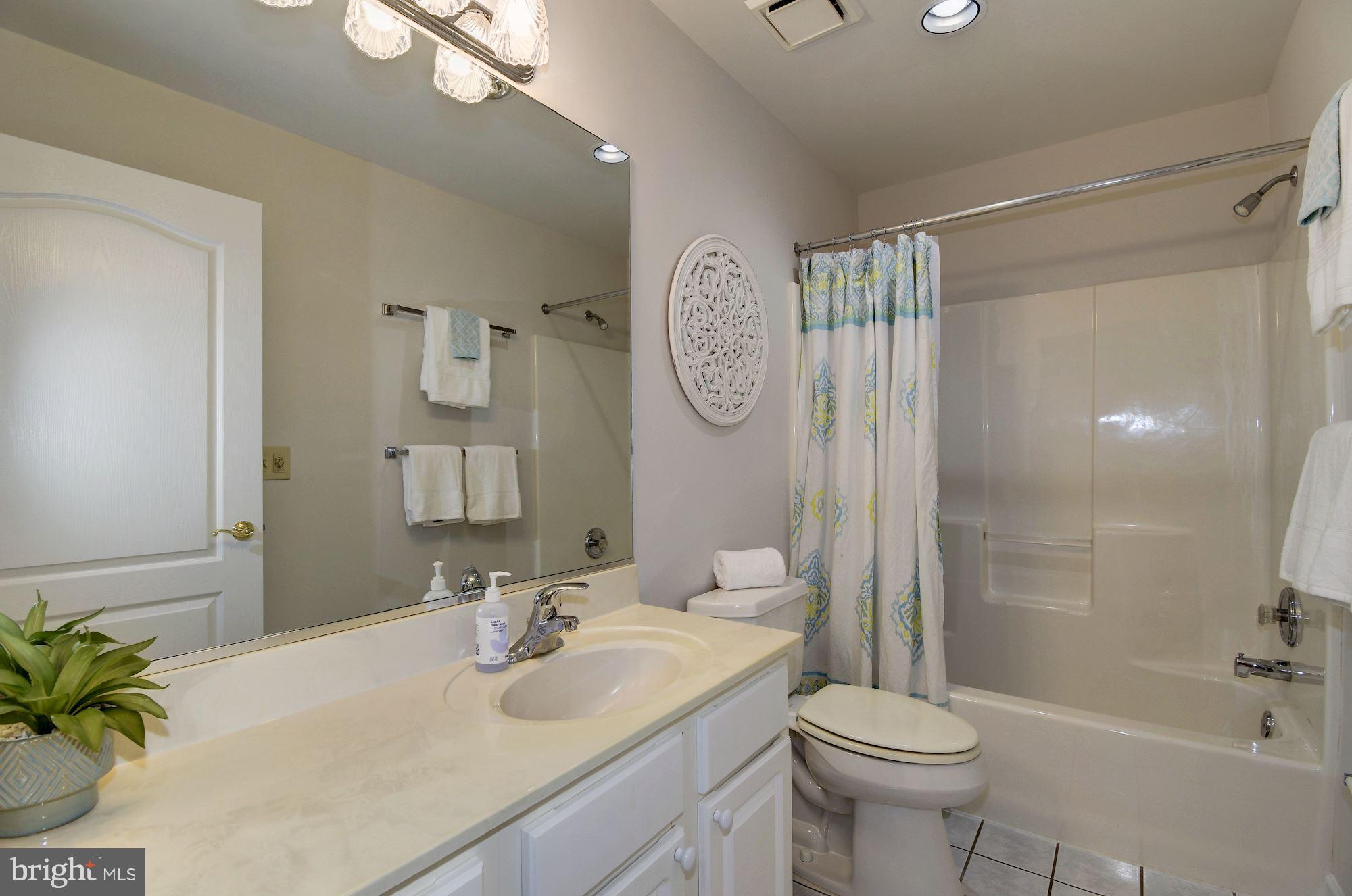 FALLS STATION - Residential Lease