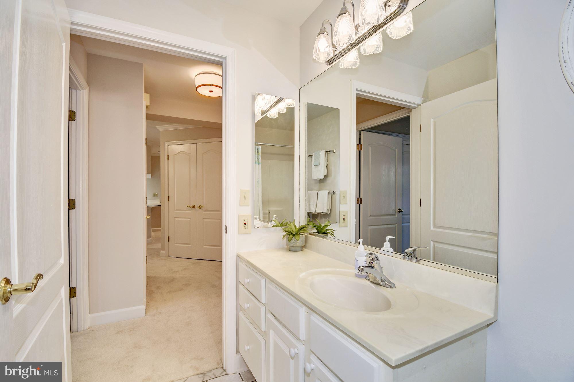 FALLS STATION - Residential Lease