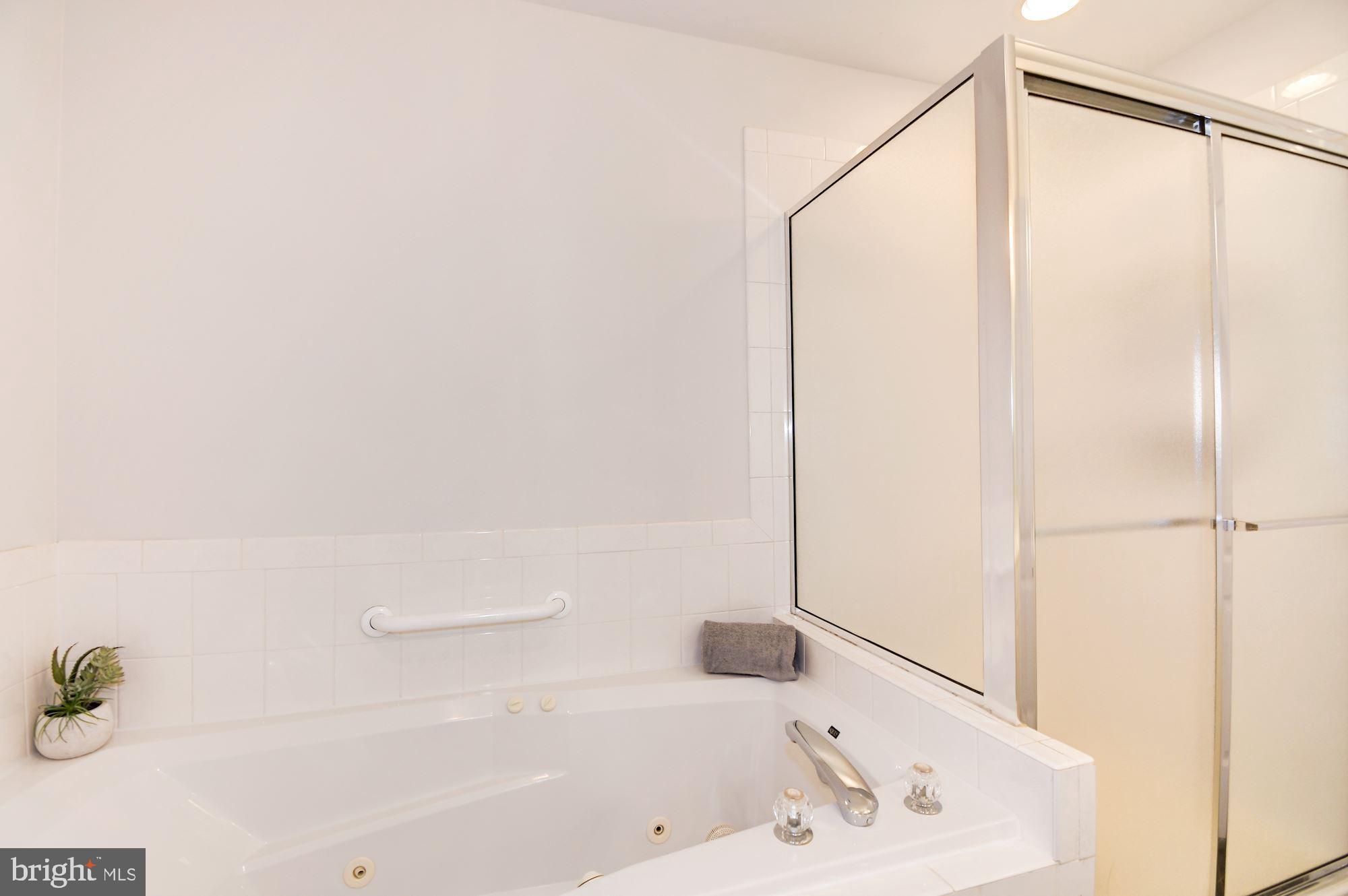 FALLS STATION - Residential Lease