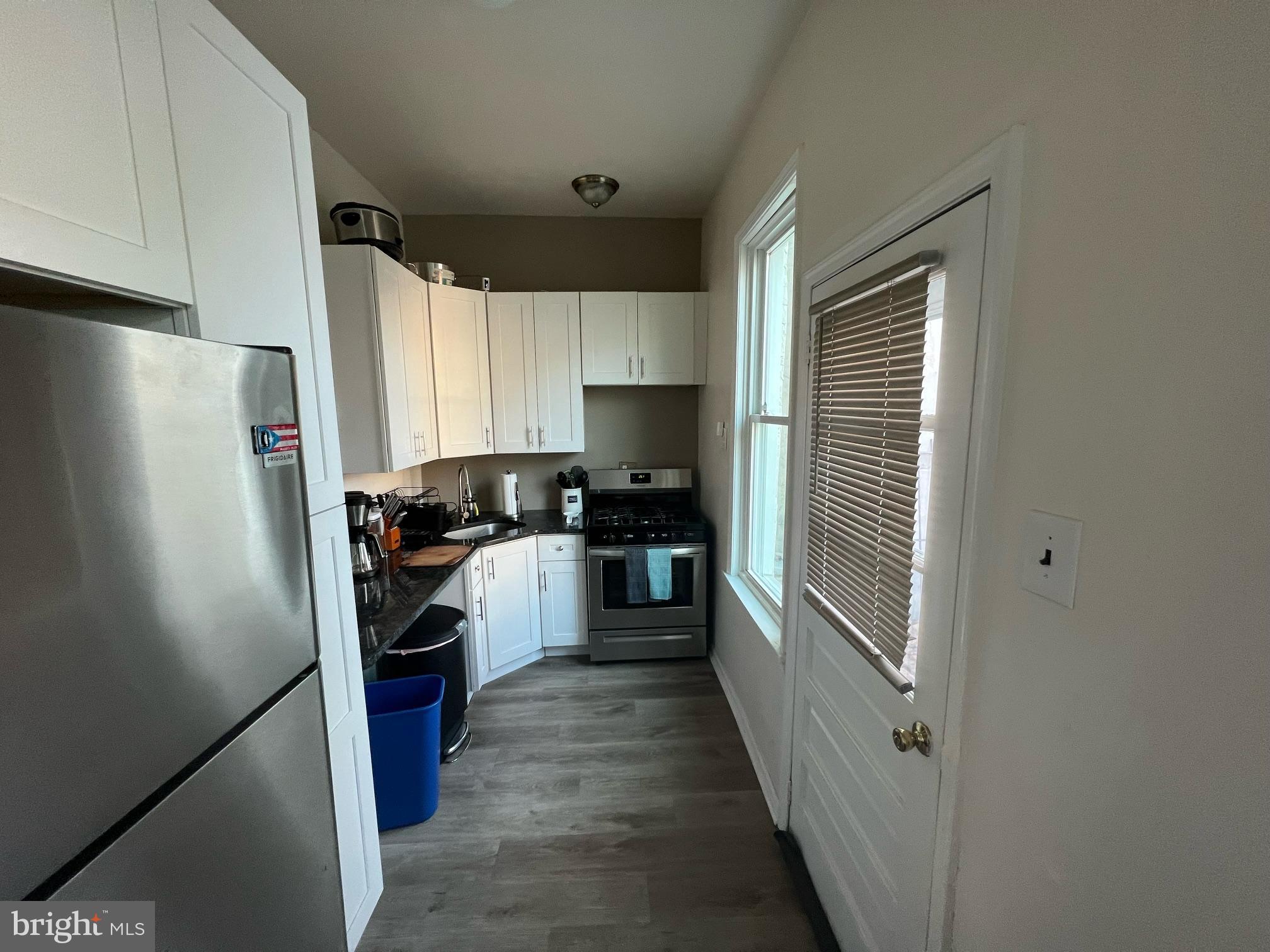 EAST FALLS - Residential Lease