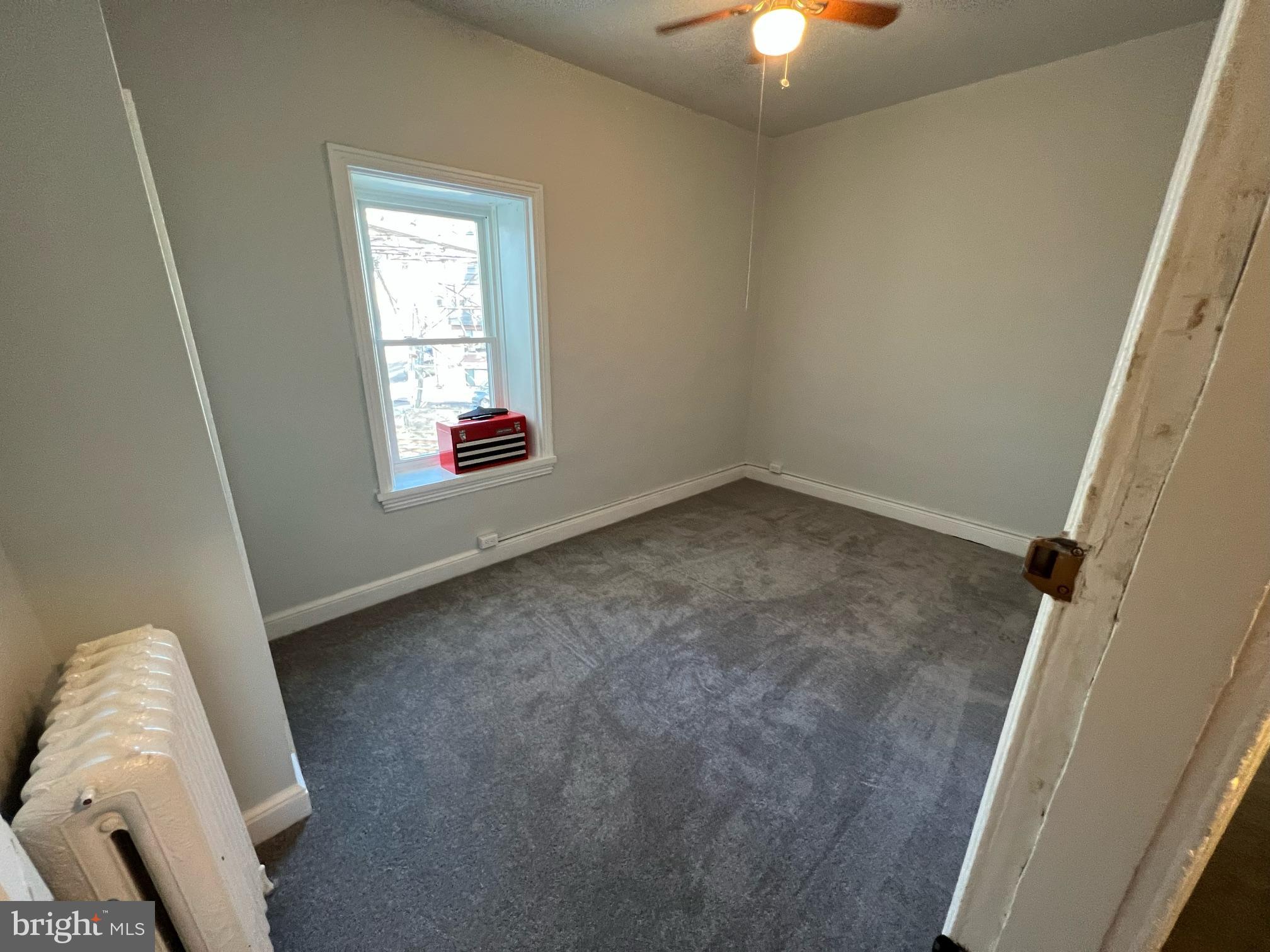 EAST FALLS - Residential Lease