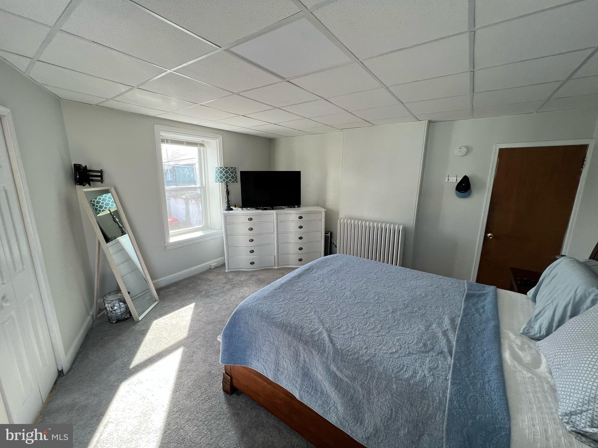 EAST FALLS - Residential Lease