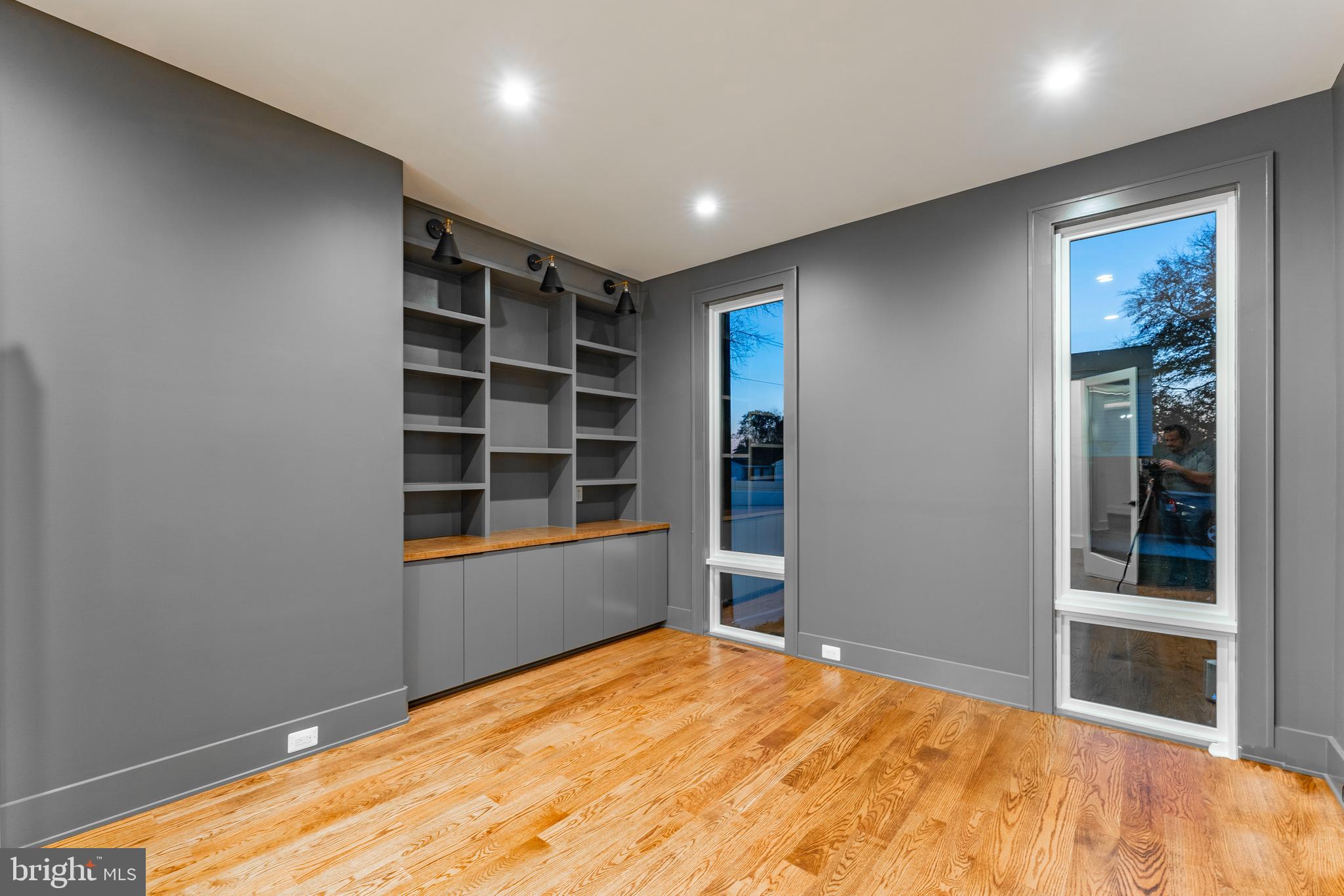 WESTWOOD MANOR - Residential