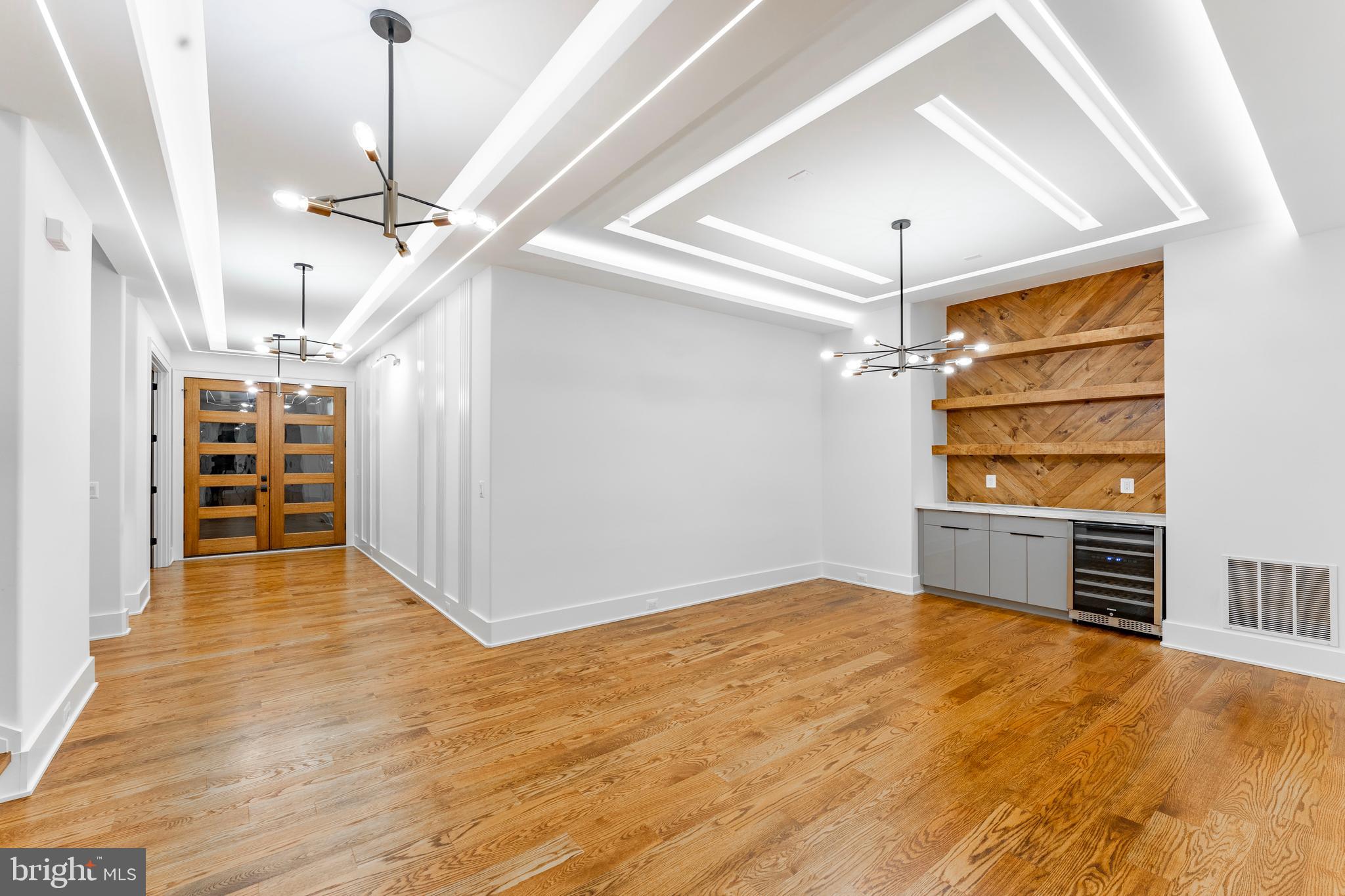 WESTWOOD MANOR - Residential