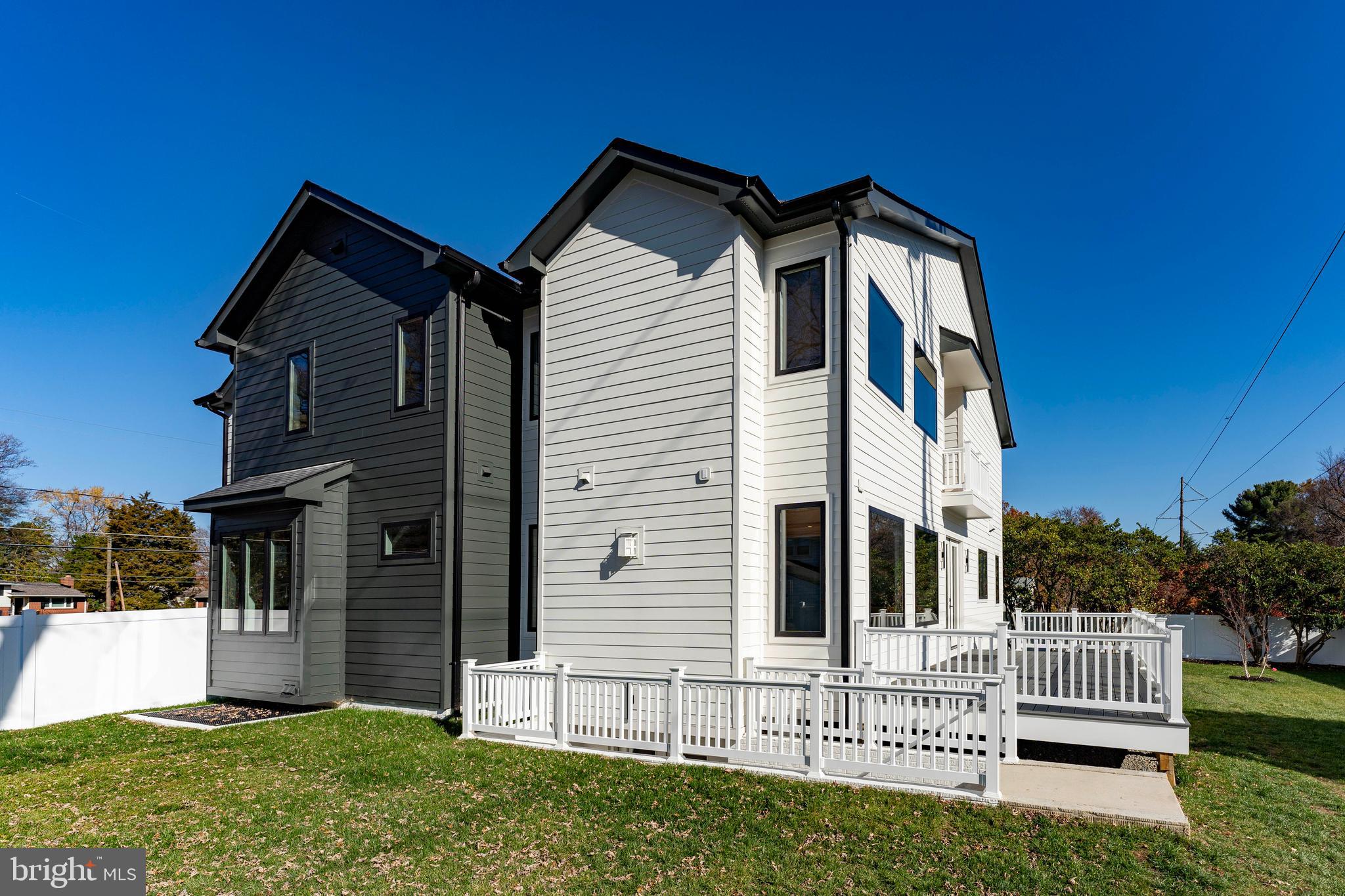 WESTWOOD MANOR - Residential