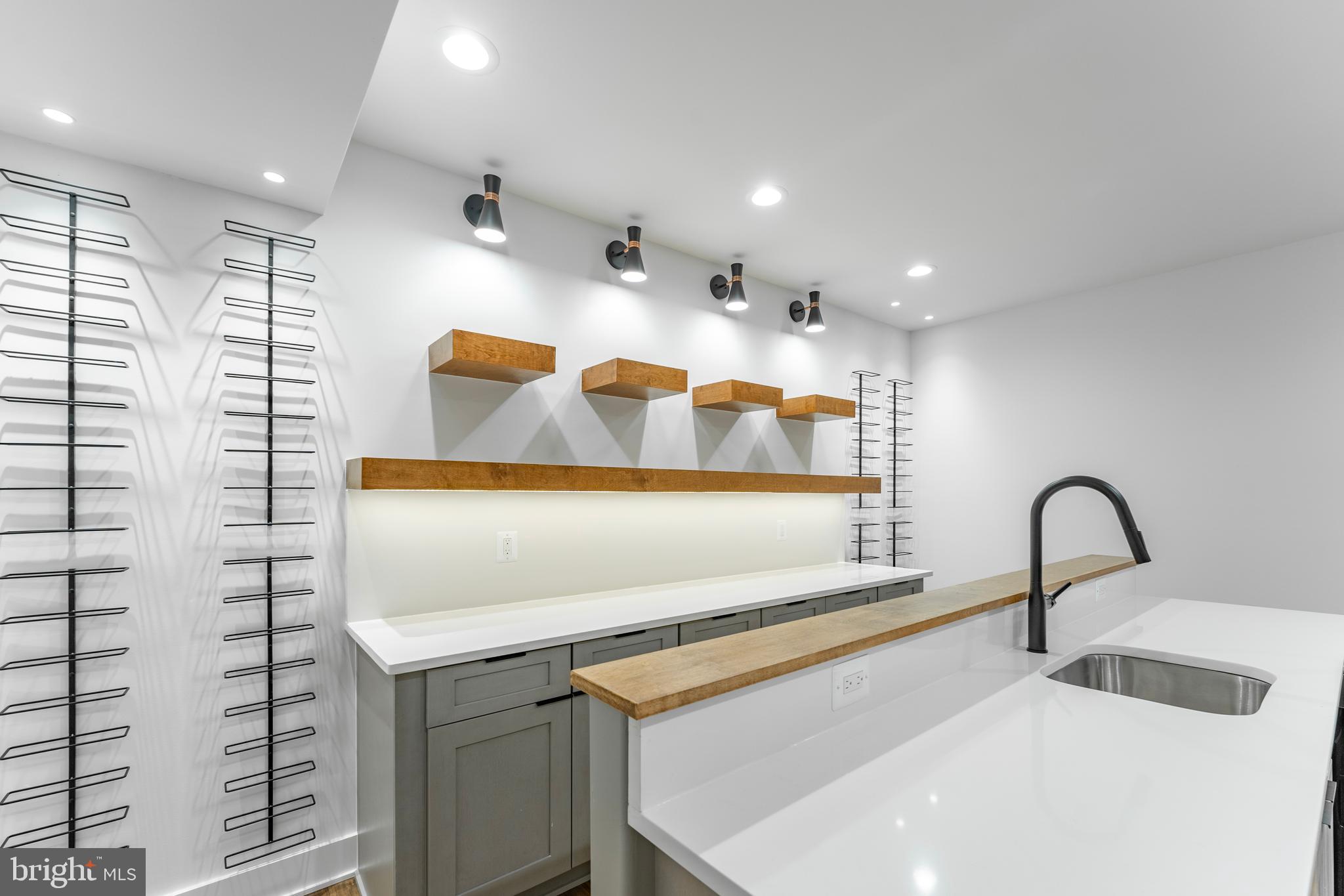 WESTWOOD MANOR - Residential