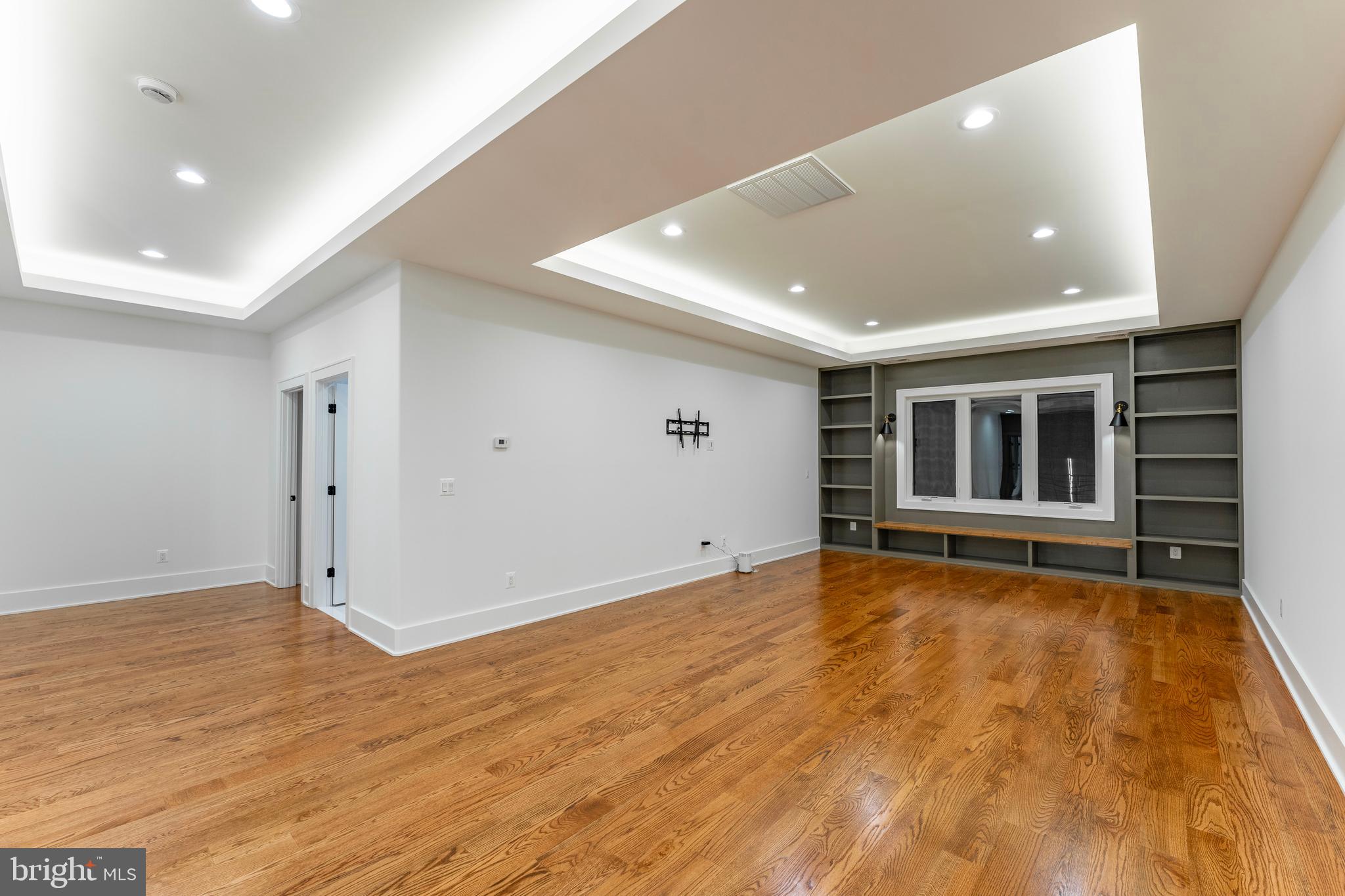 WESTWOOD MANOR - Residential