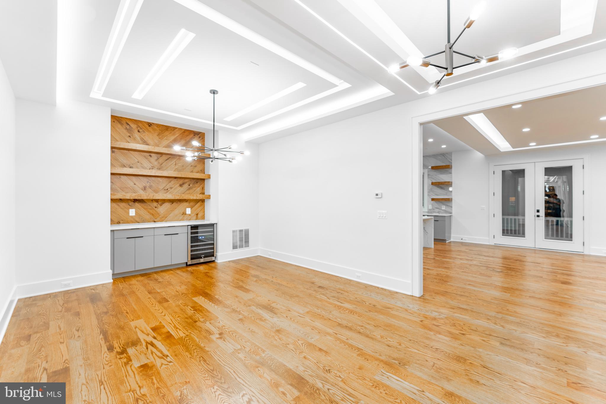 WESTWOOD MANOR - Residential