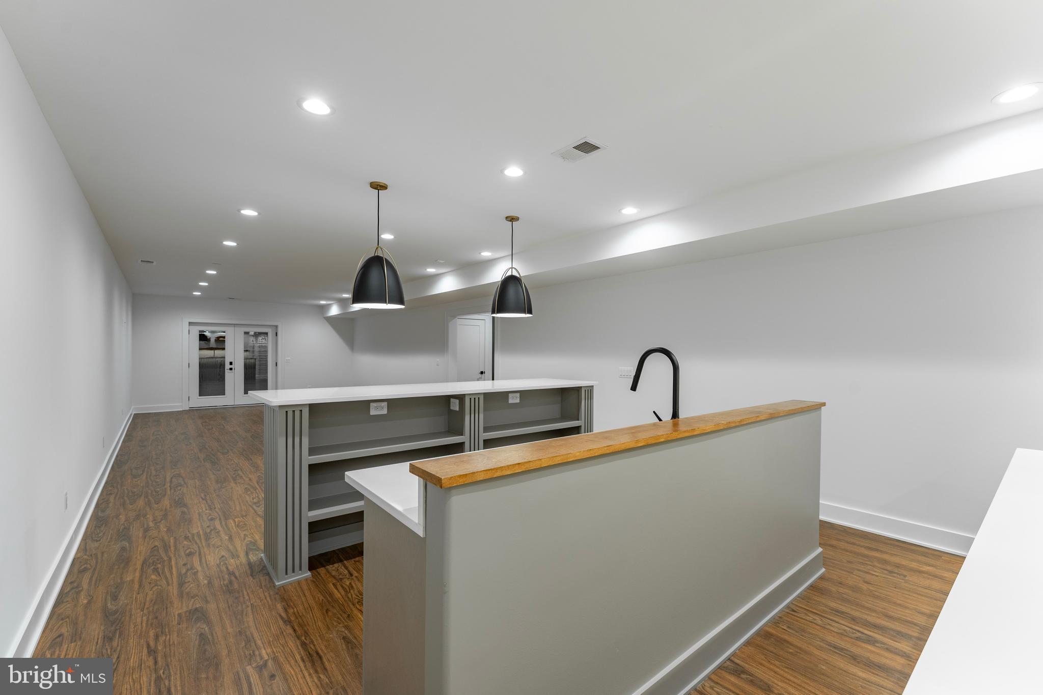 WESTWOOD MANOR - Residential