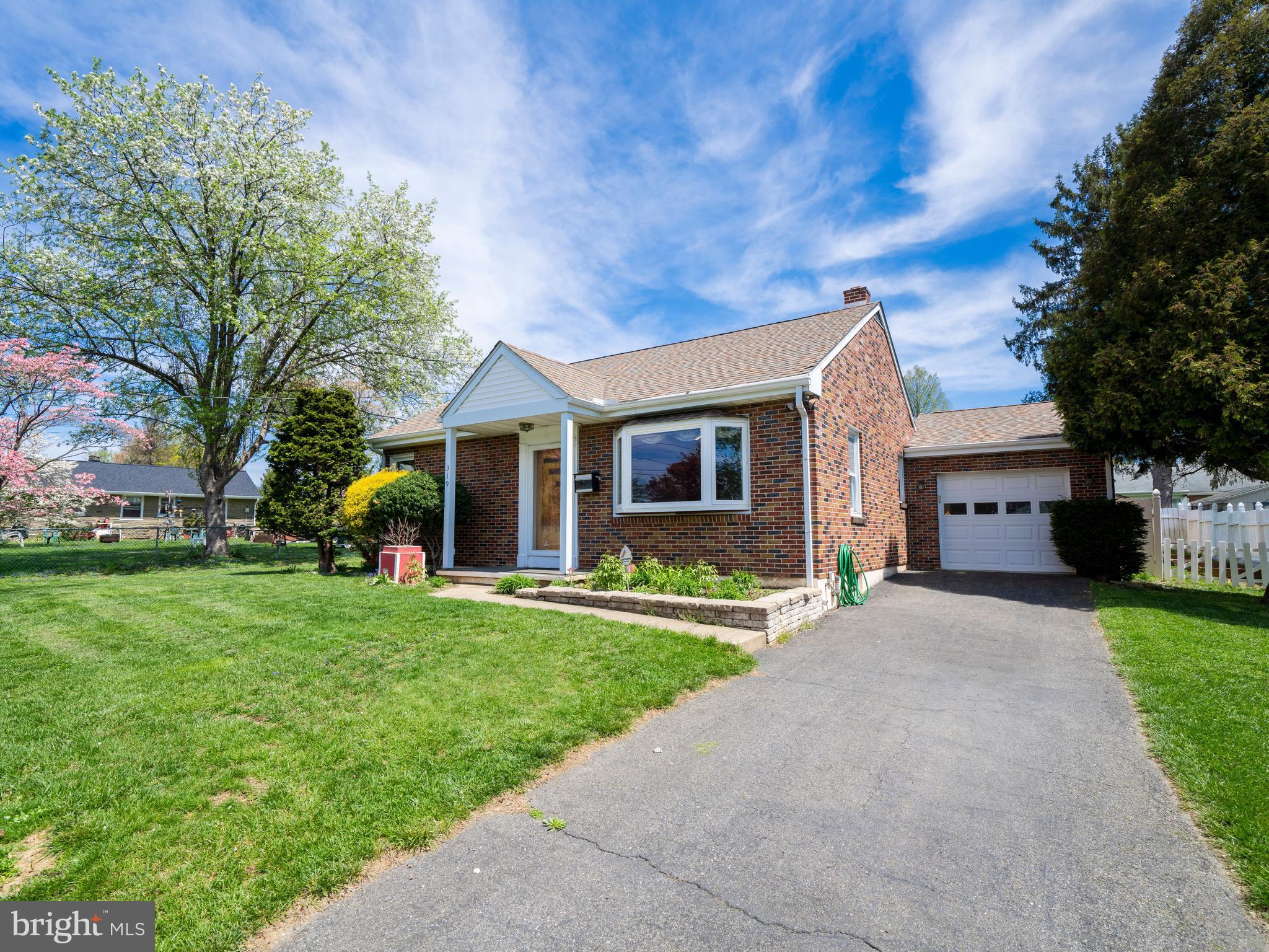 319 HAWTHORNE DRIVE