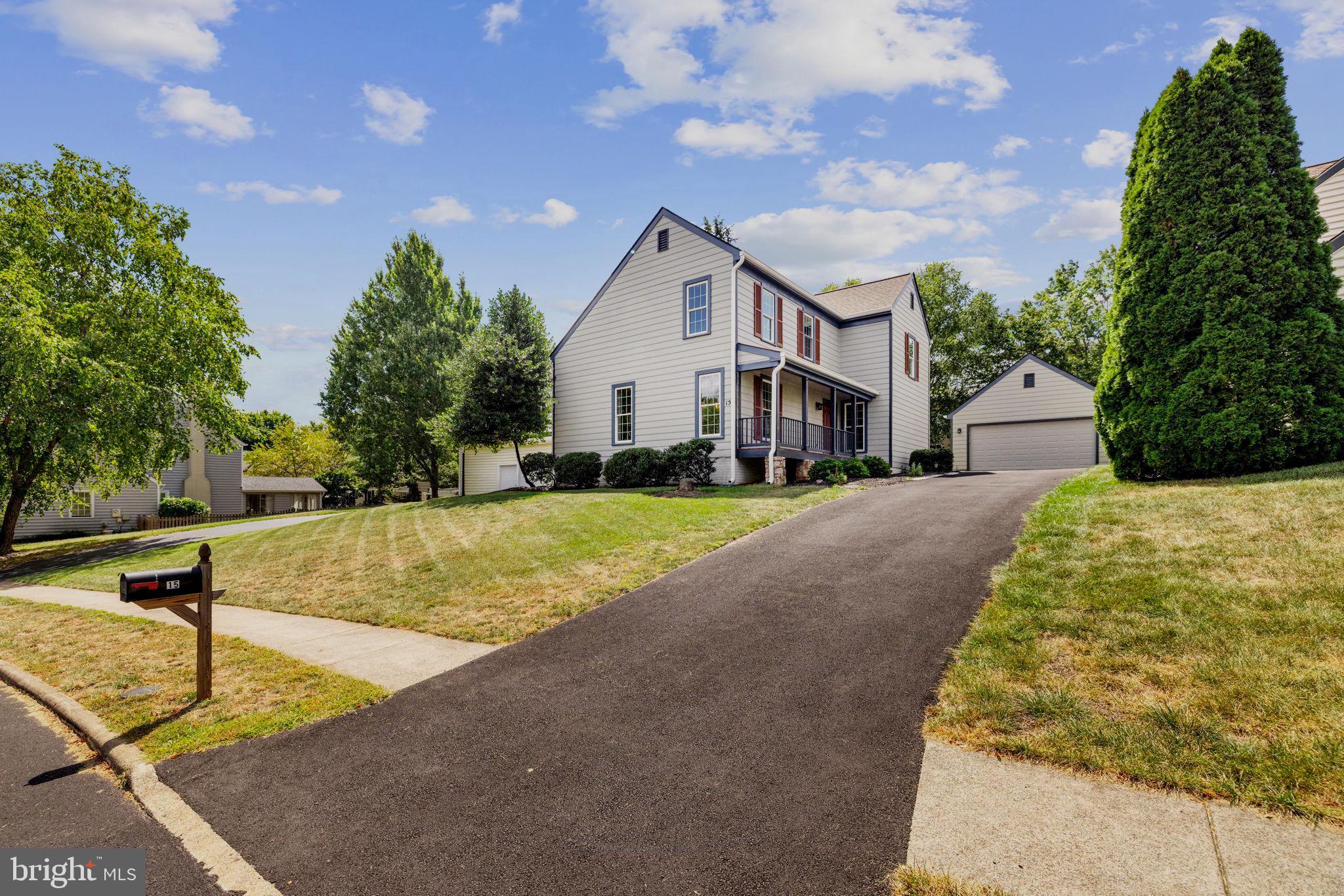 15 LINDEN HILL WAY SW