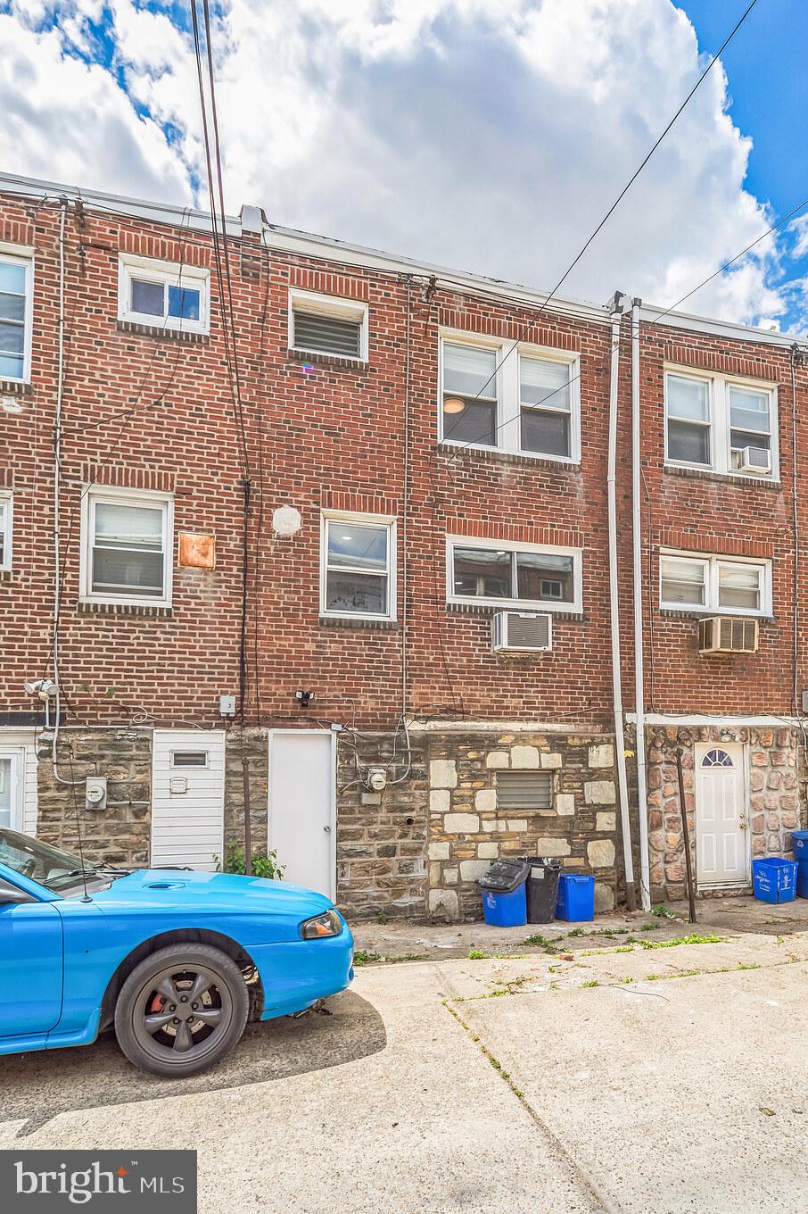 OXFORD CIRCLE - Residential