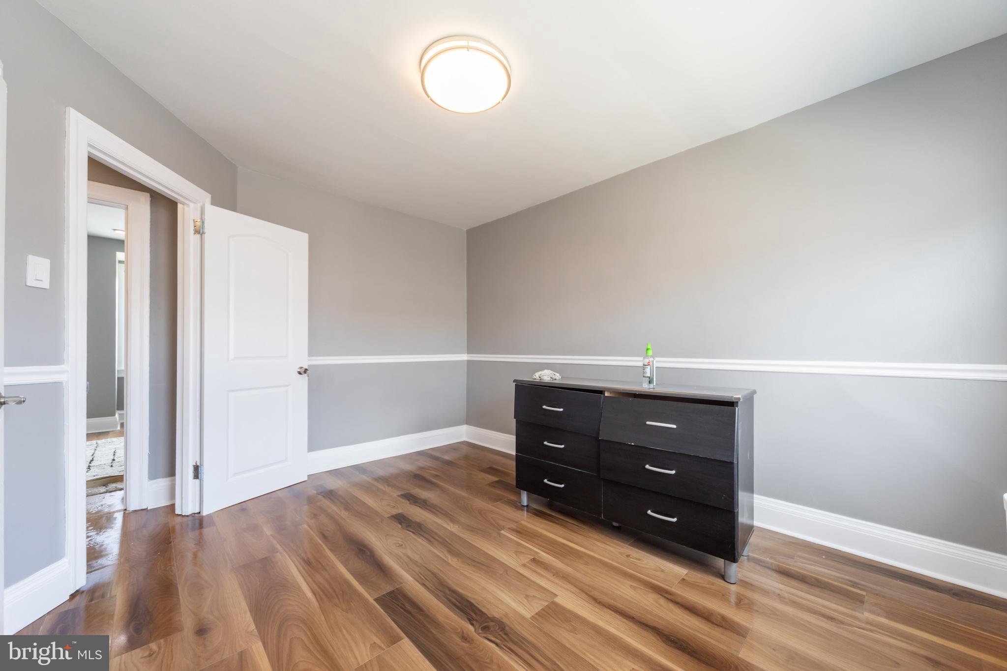 OXFORD CIRCLE - Residential