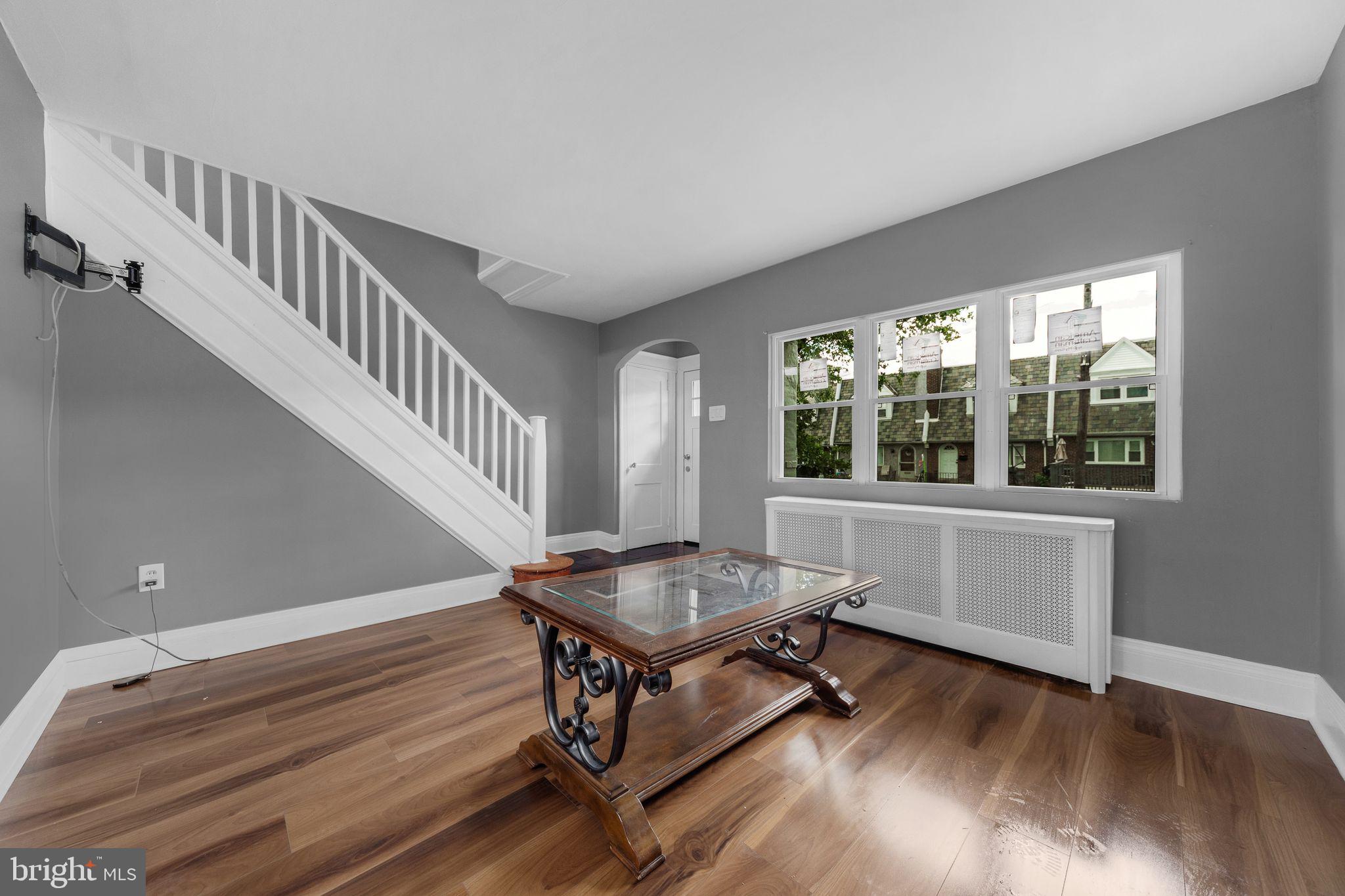 OXFORD CIRCLE - Residential