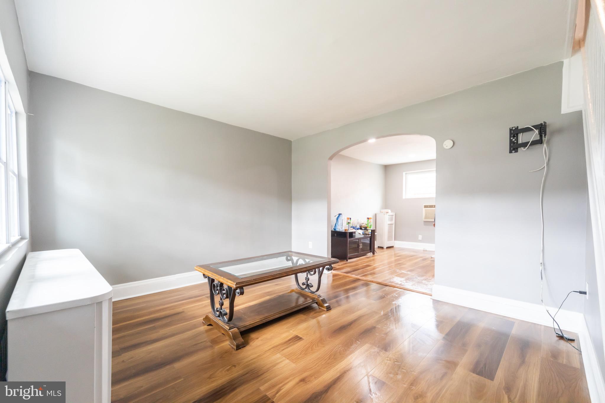 OXFORD CIRCLE - Residential