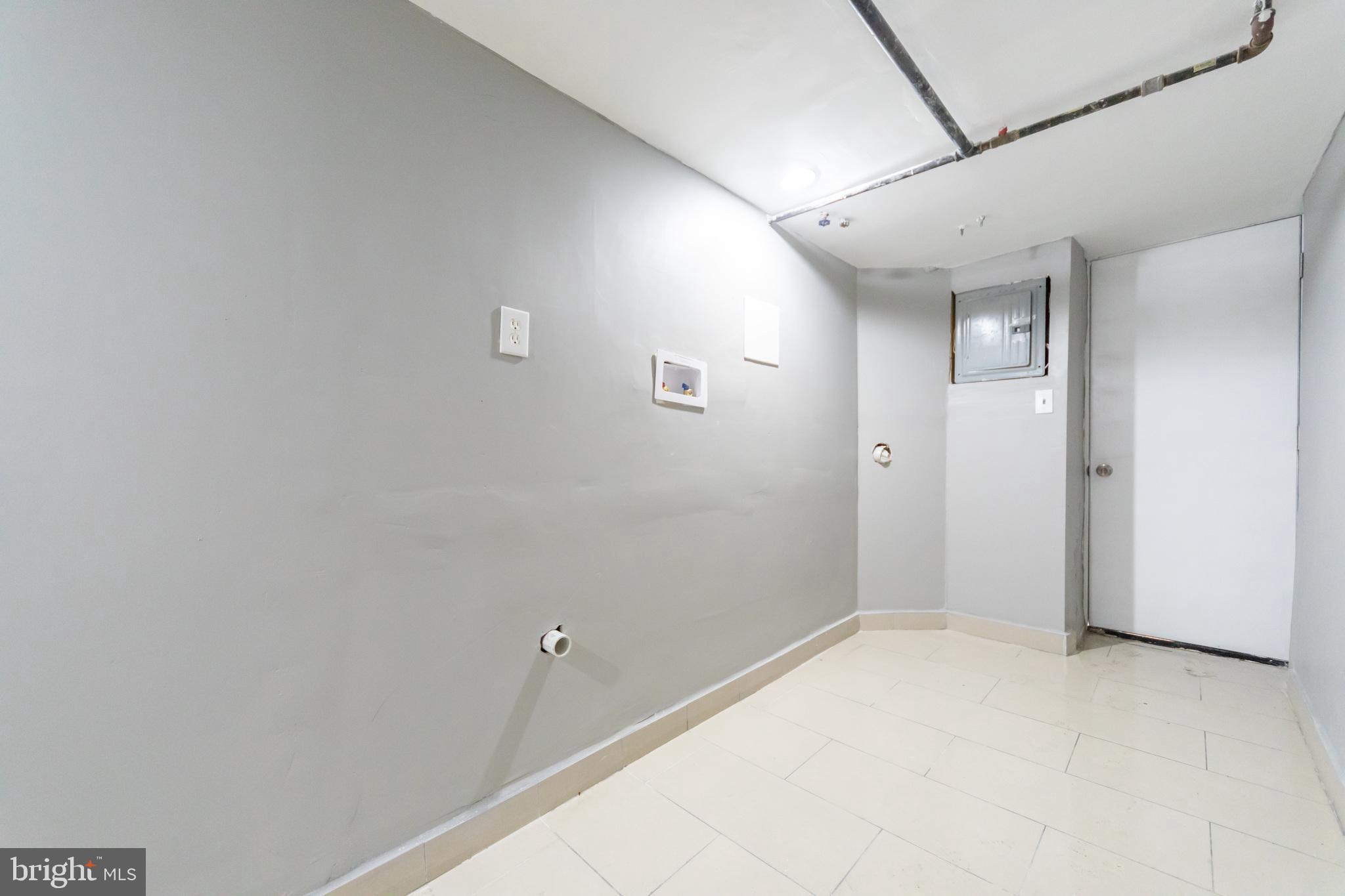 OXFORD CIRCLE - Residential