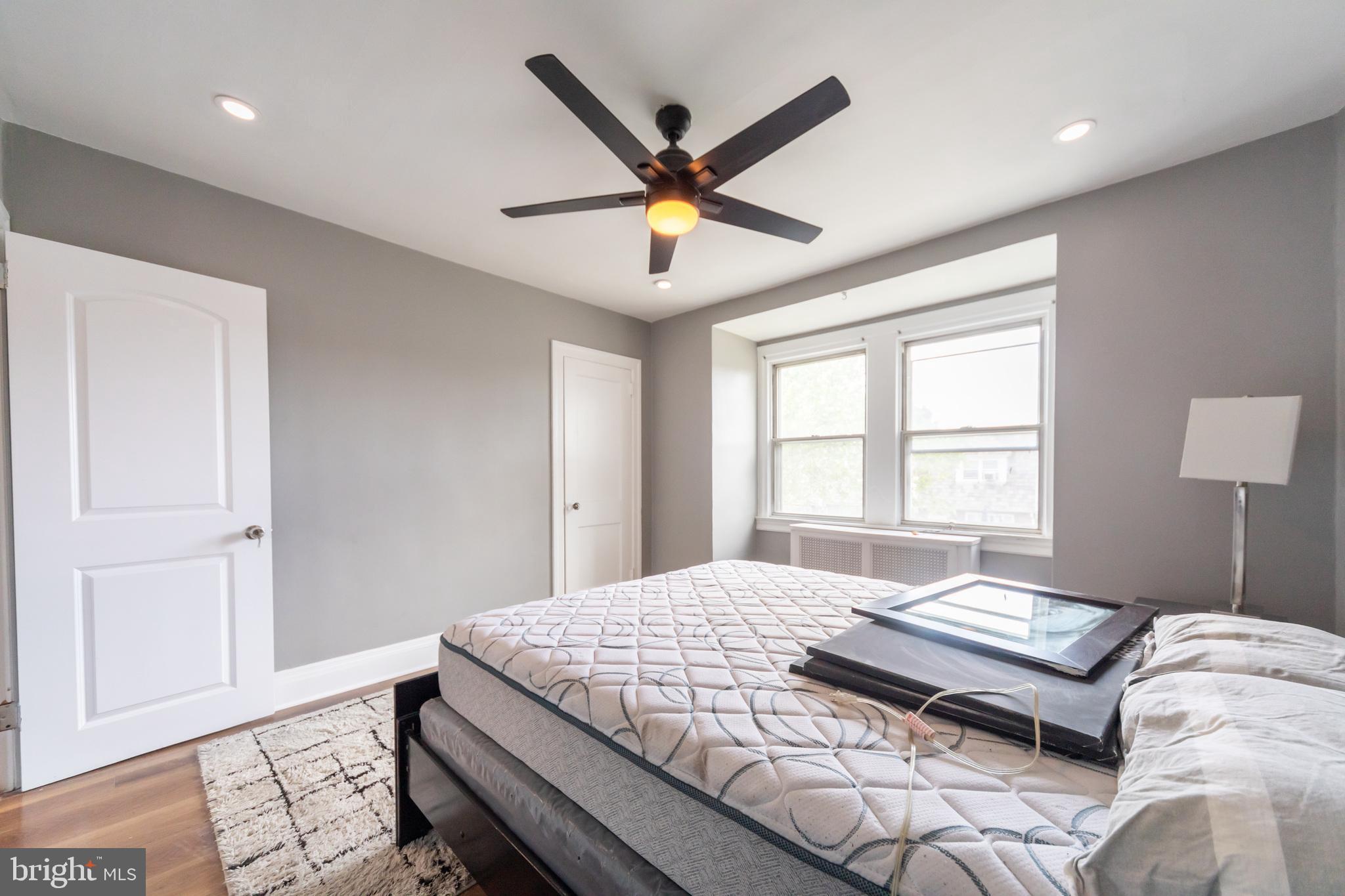 OXFORD CIRCLE - Residential