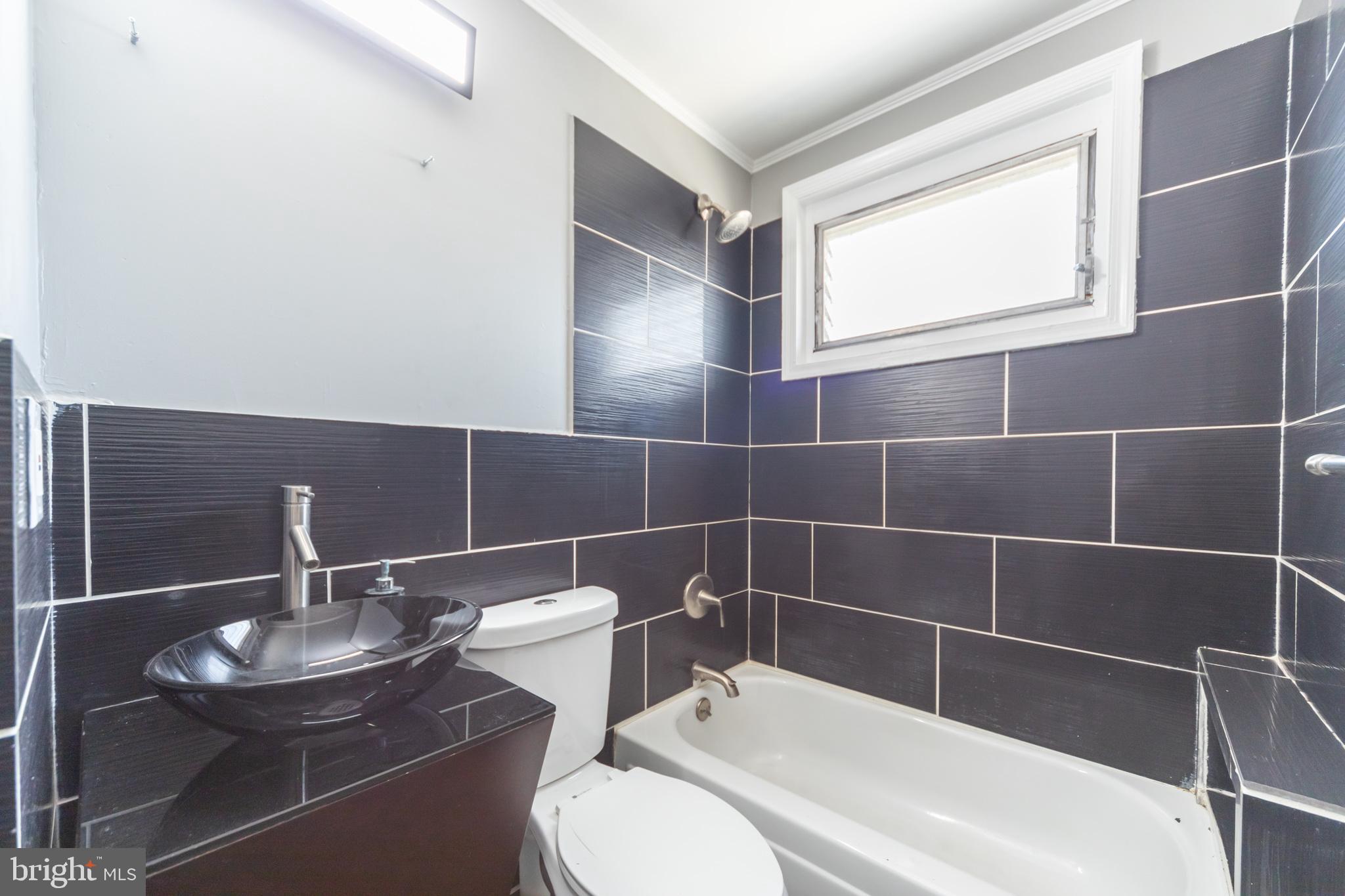 OXFORD CIRCLE - Residential