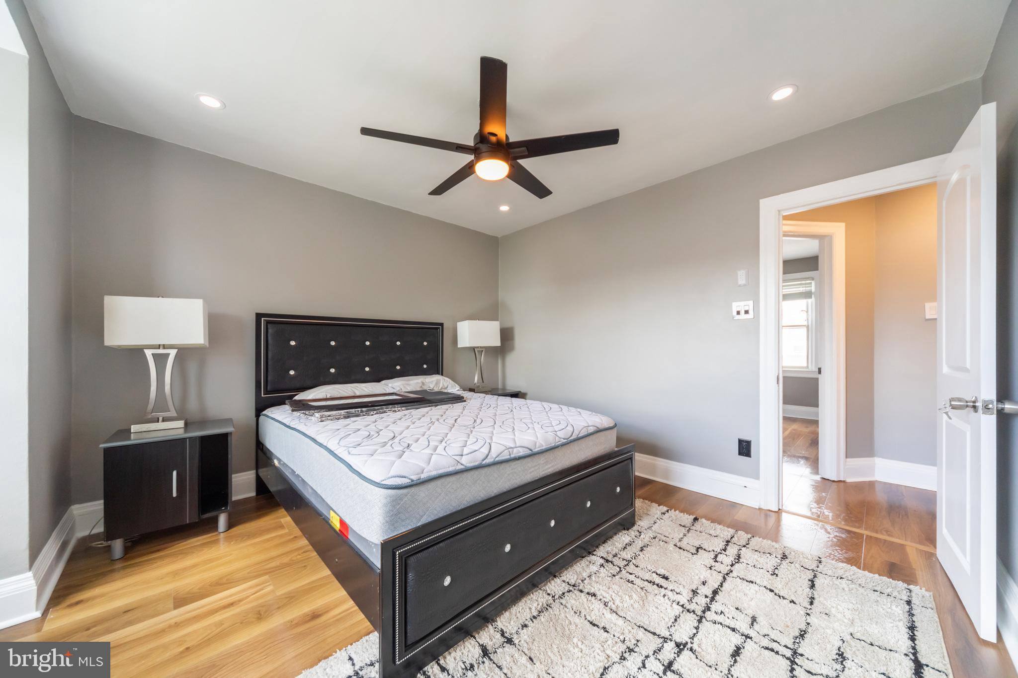 OXFORD CIRCLE - Residential