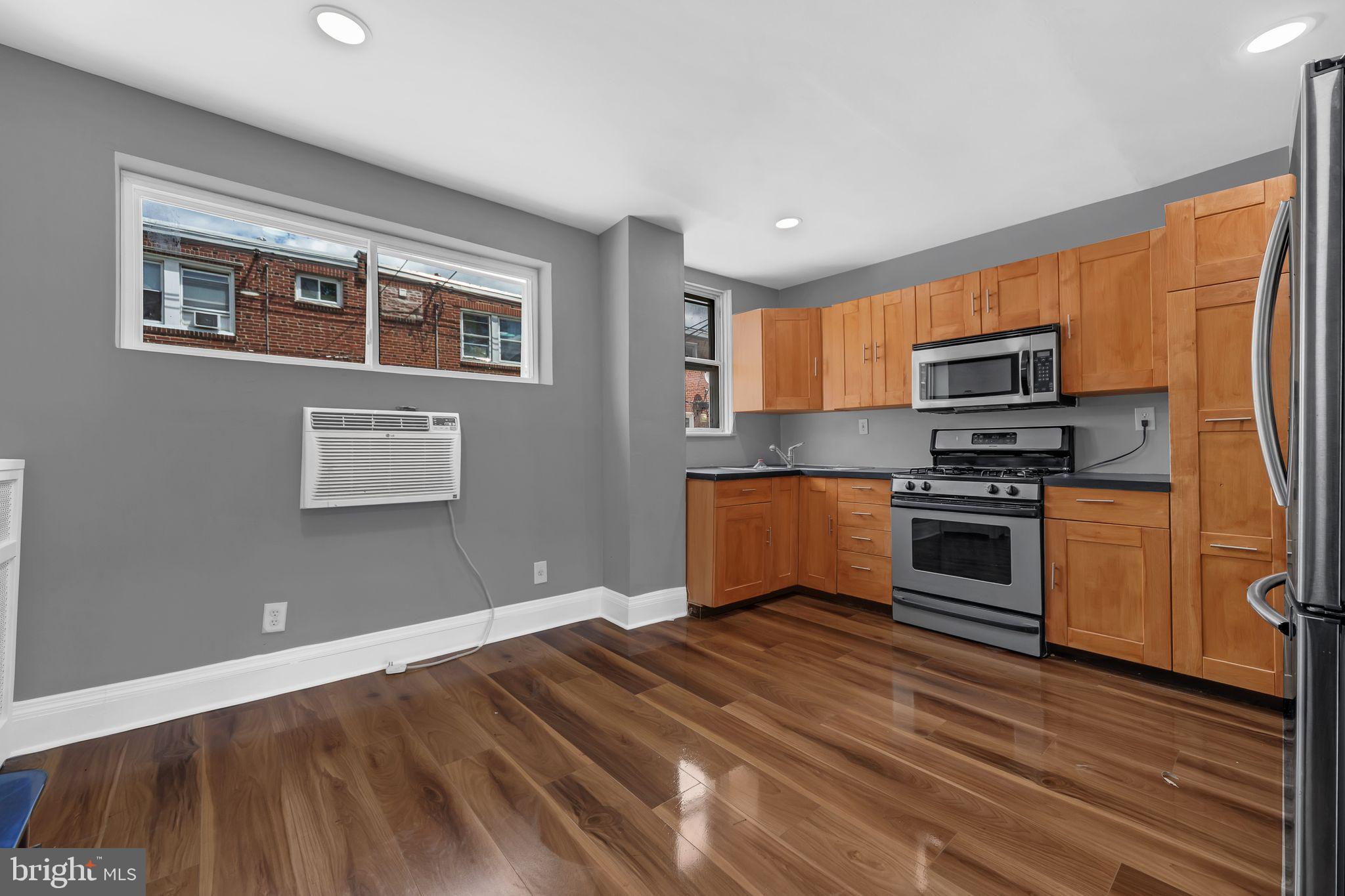 OXFORD CIRCLE - Residential