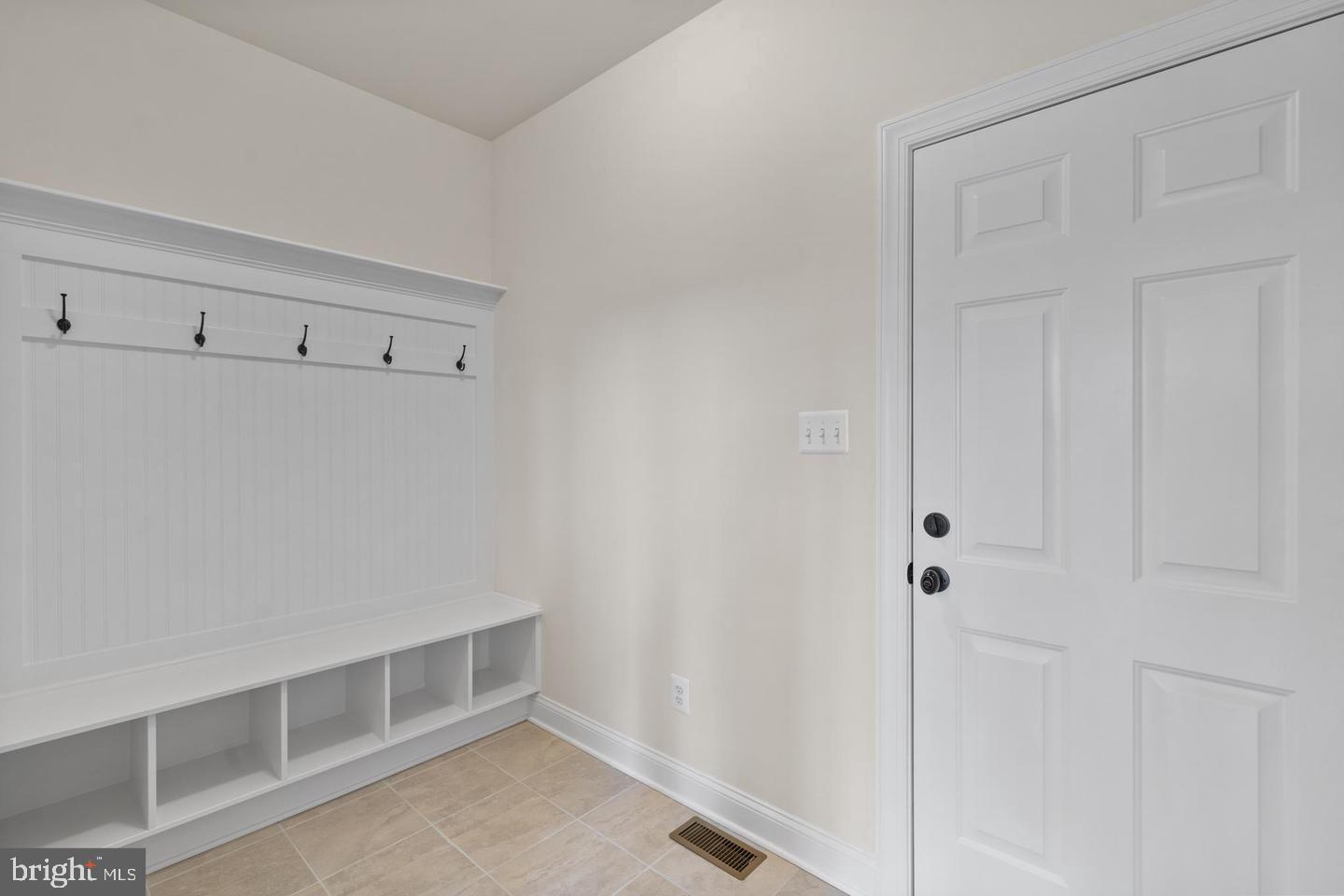 8090 WELCOME ORCHARD PLACE