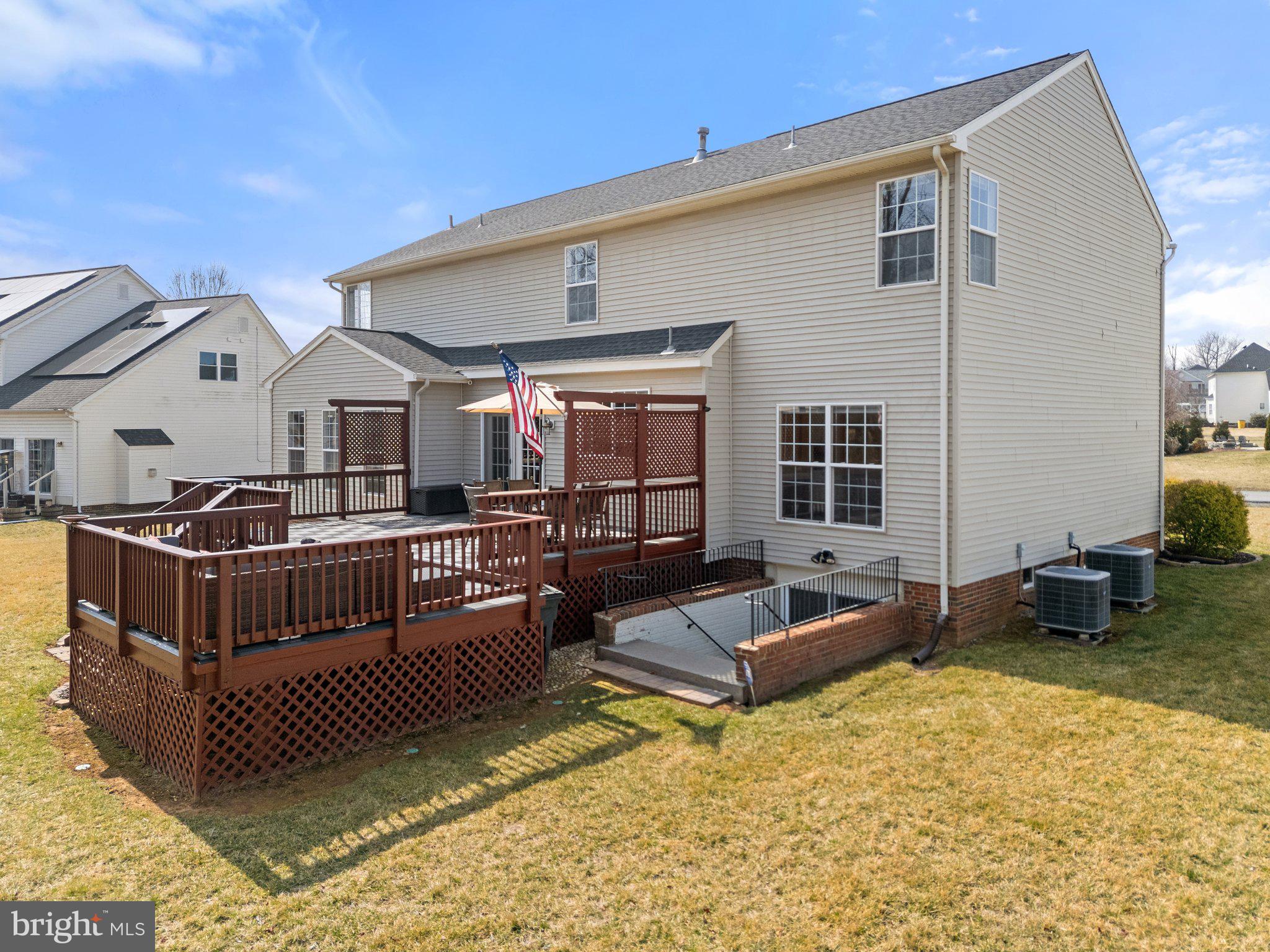 LOCUST HILL - Residential