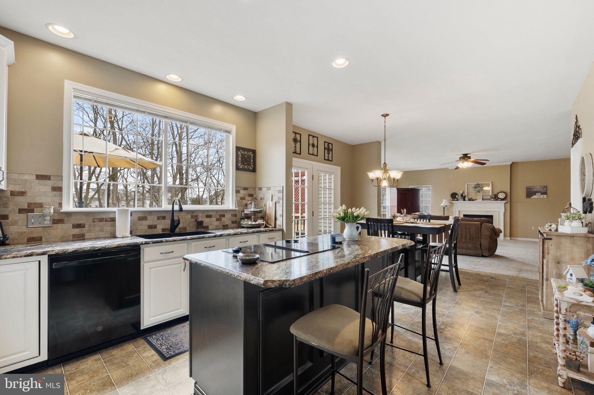 LOCUST HILL - Residential