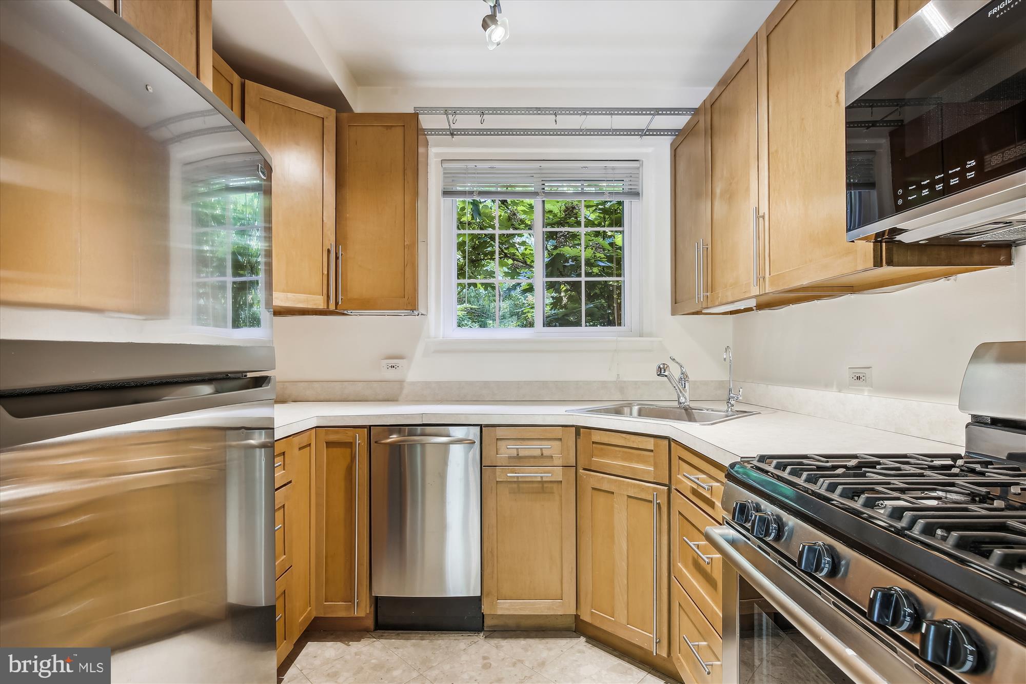 PARK FAIRFAX - Residential