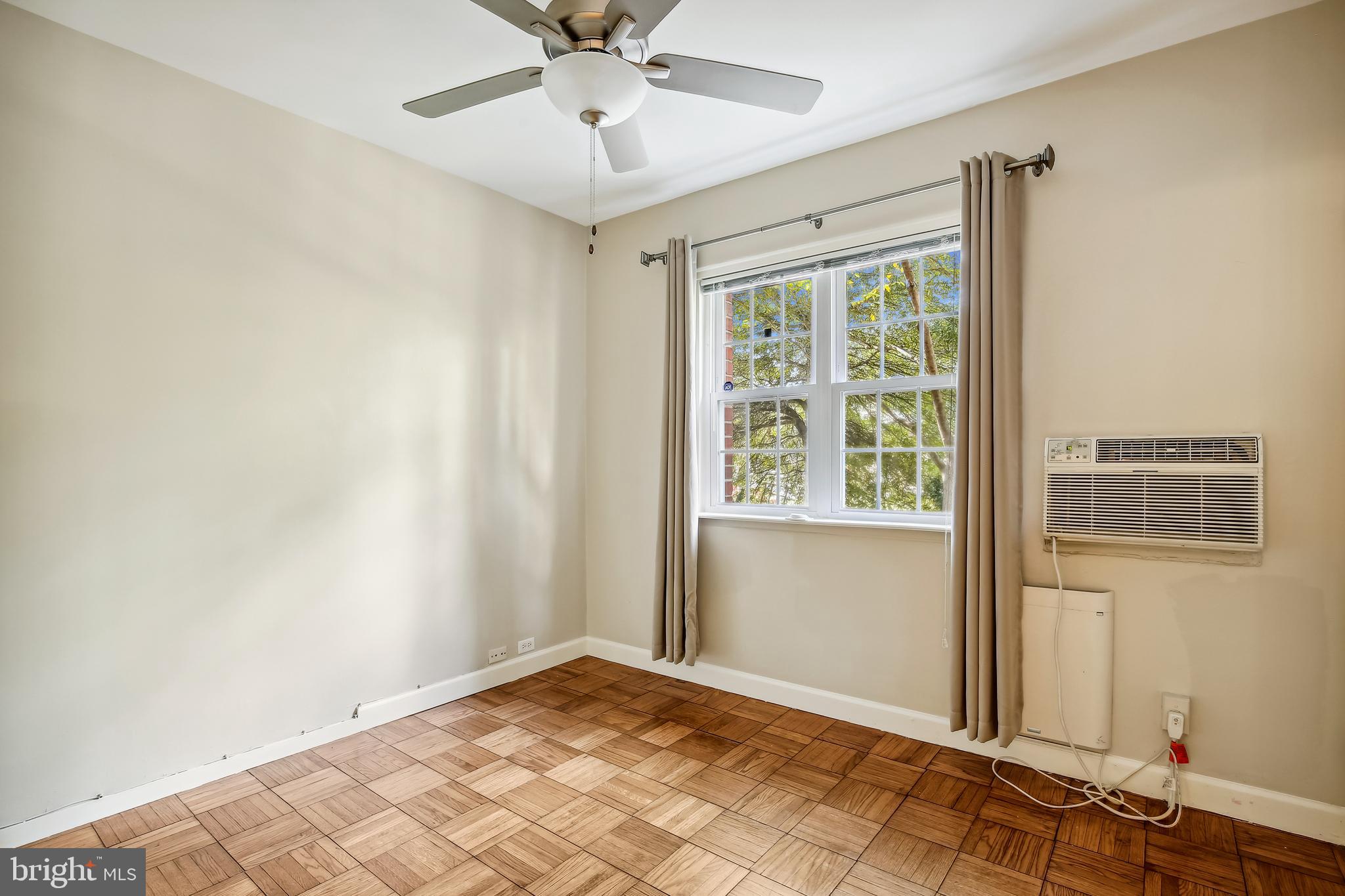 PARK FAIRFAX - Residential