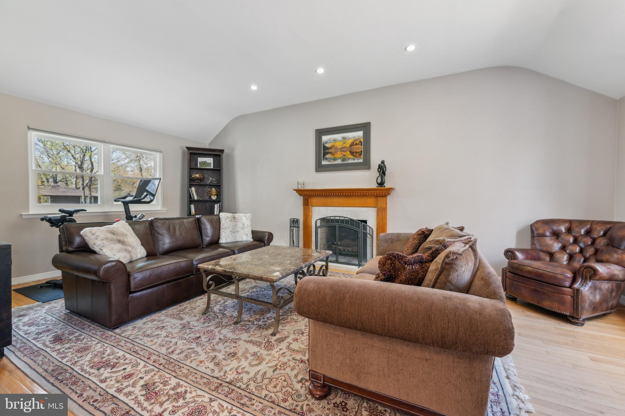 1106 BUTTONWOOD DRIVE