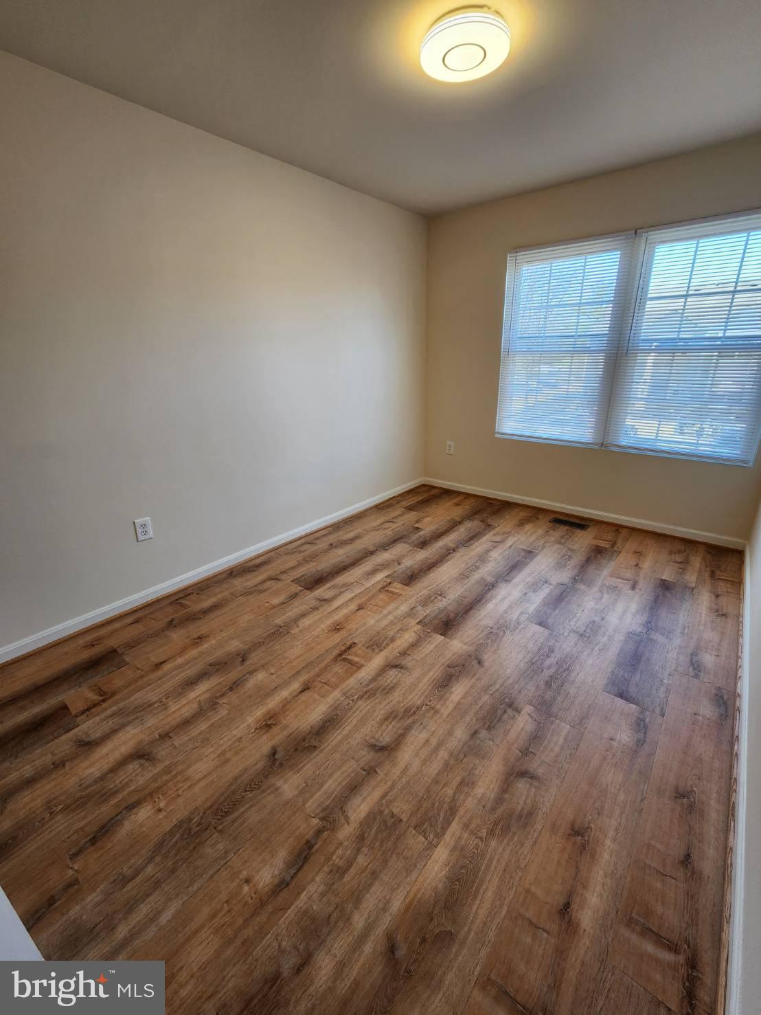 LAUREL LAKES - Residential Lease