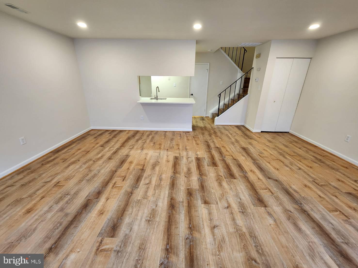 LAUREL LAKES - Residential Lease