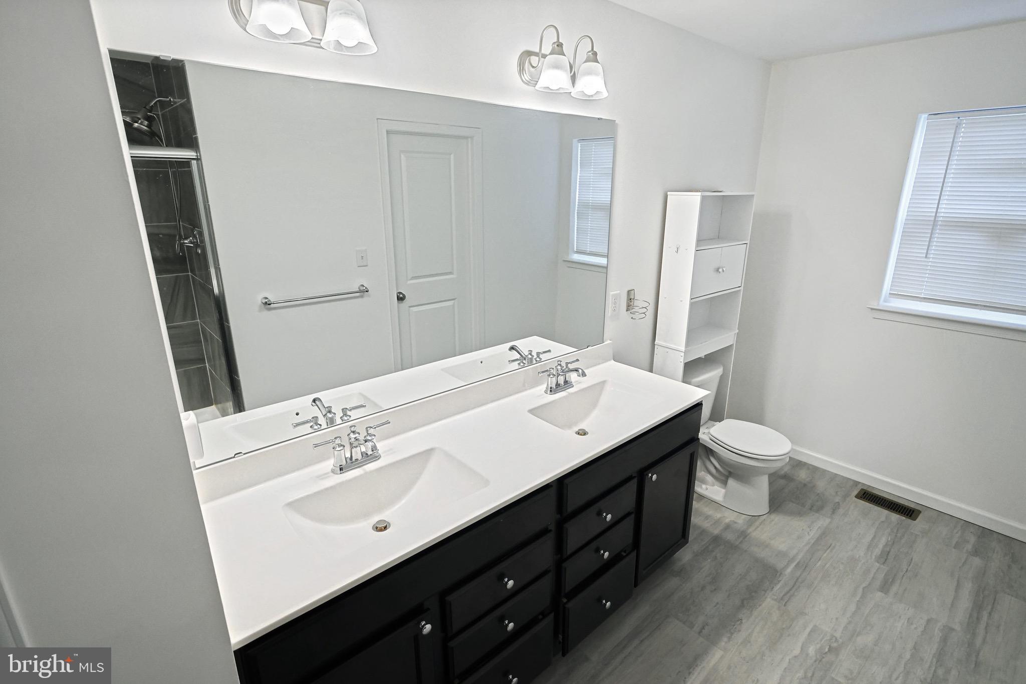 REGENTS GLEN/ROYAL OAKS - Residential