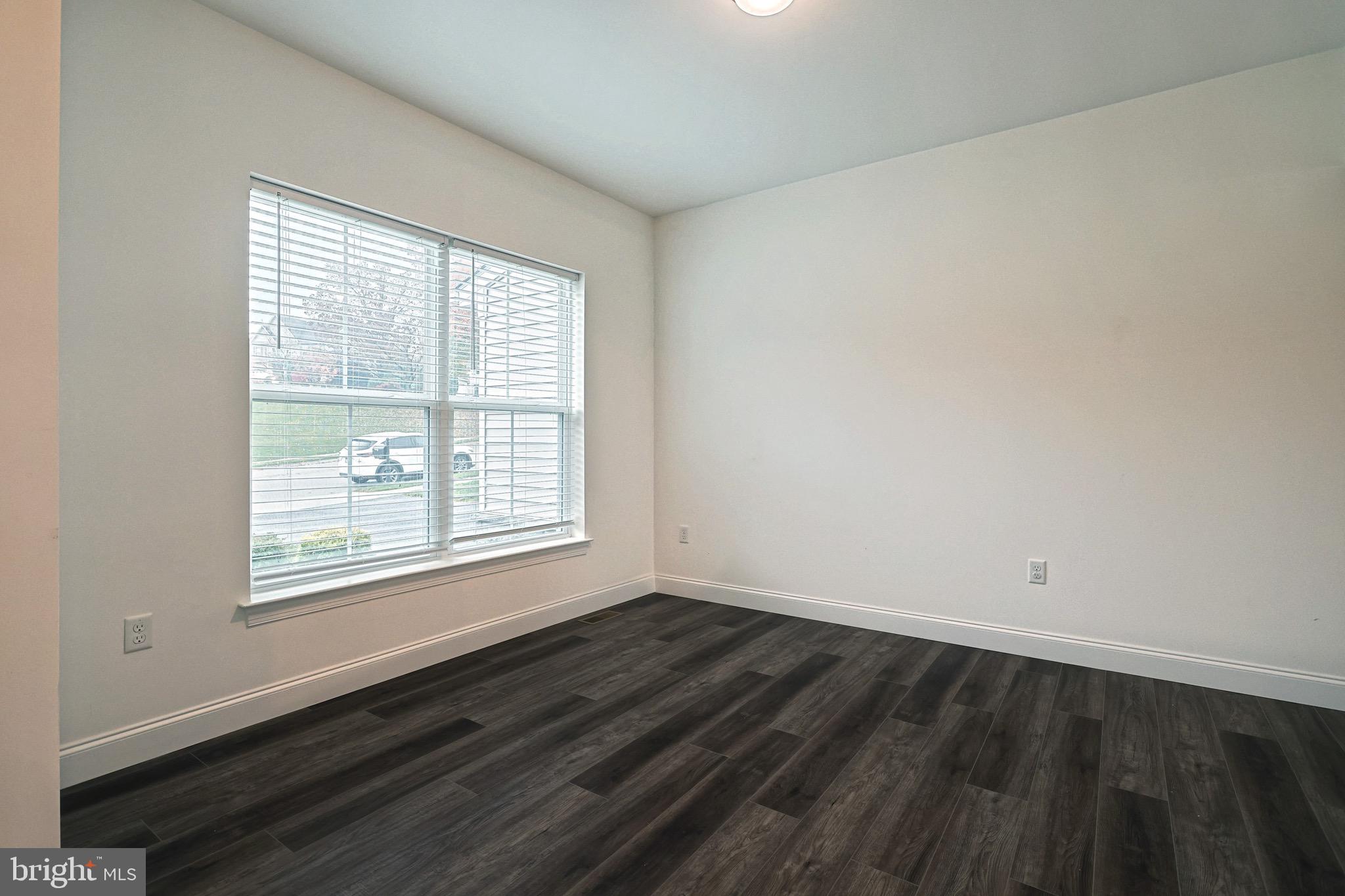REGENTS GLEN/ROYAL OAKS - Residential