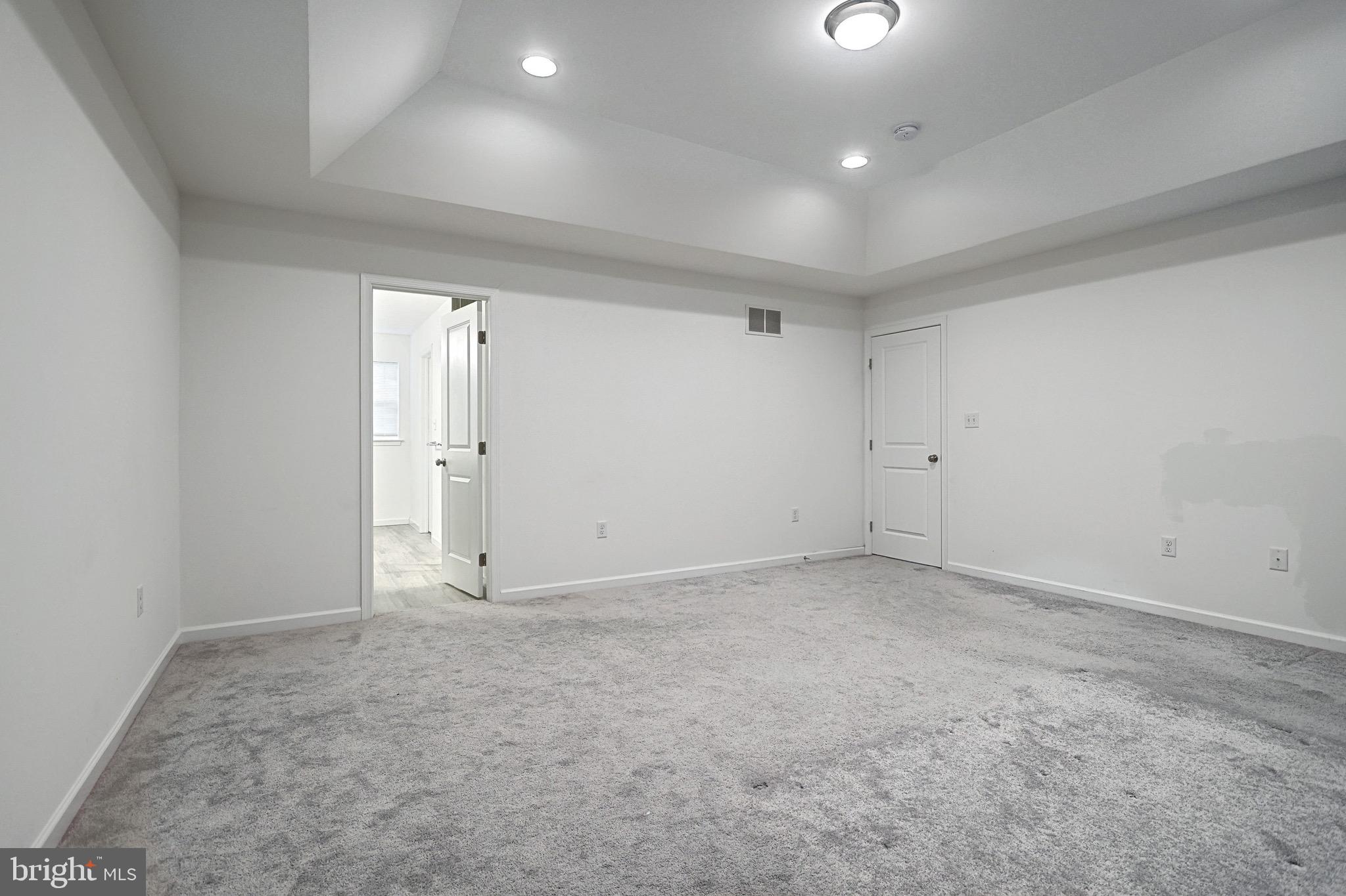REGENTS GLEN/ROYAL OAKS - Residential