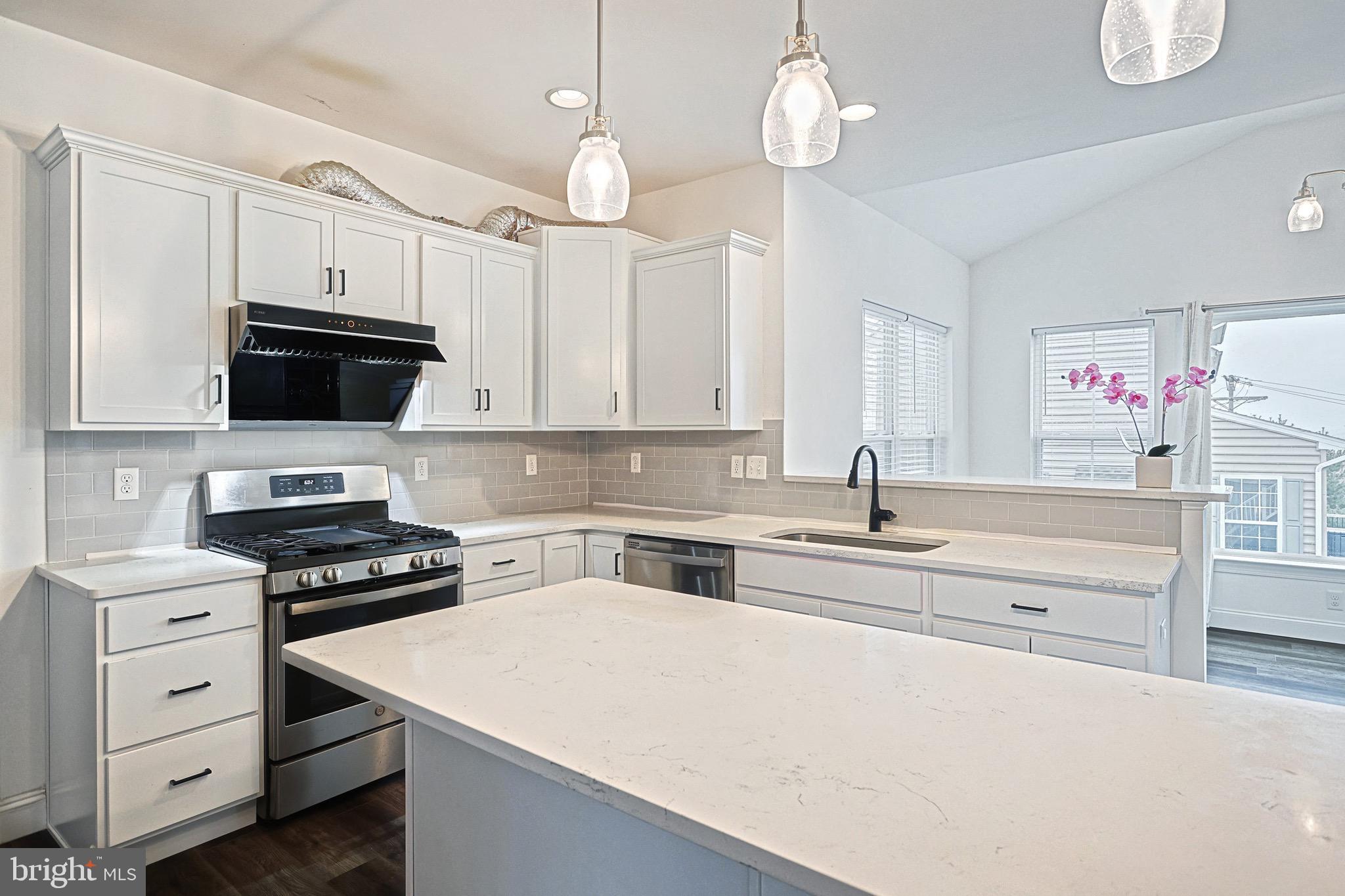 REGENTS GLEN/ROYAL OAKS - Residential