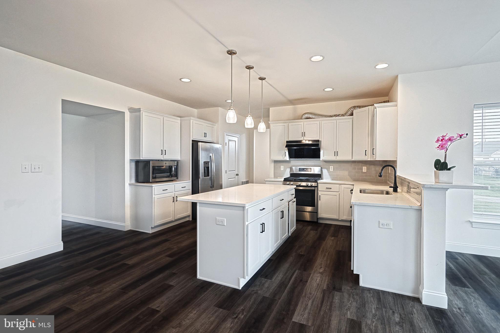 REGENTS GLEN/ROYAL OAKS - Residential