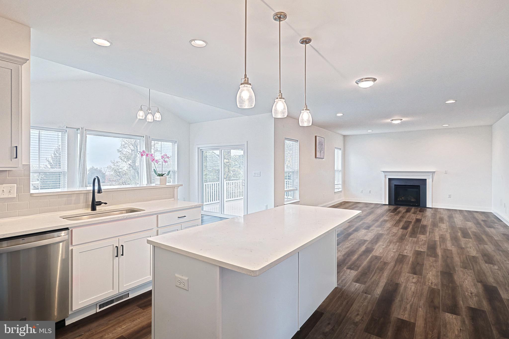 REGENTS GLEN/ROYAL OAKS - Residential