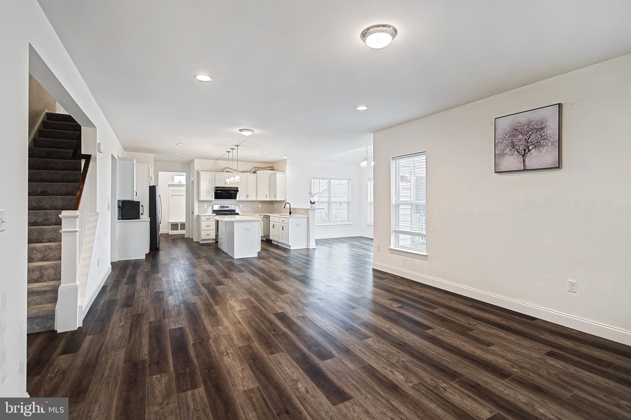 REGENTS GLEN/ROYAL OAKS - Residential