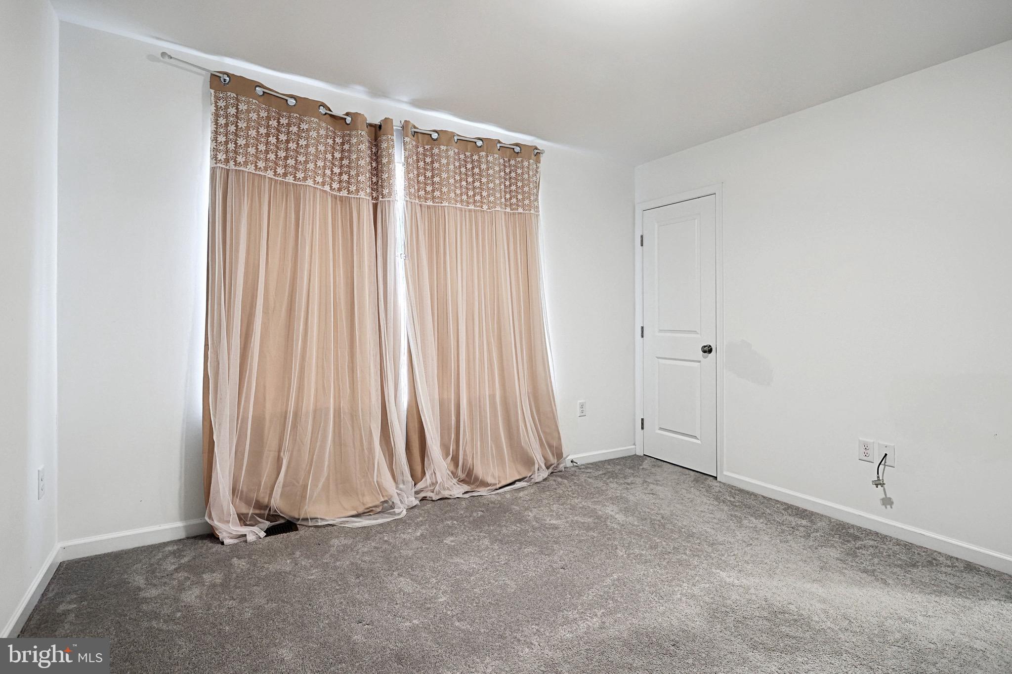 REGENTS GLEN/ROYAL OAKS - Residential