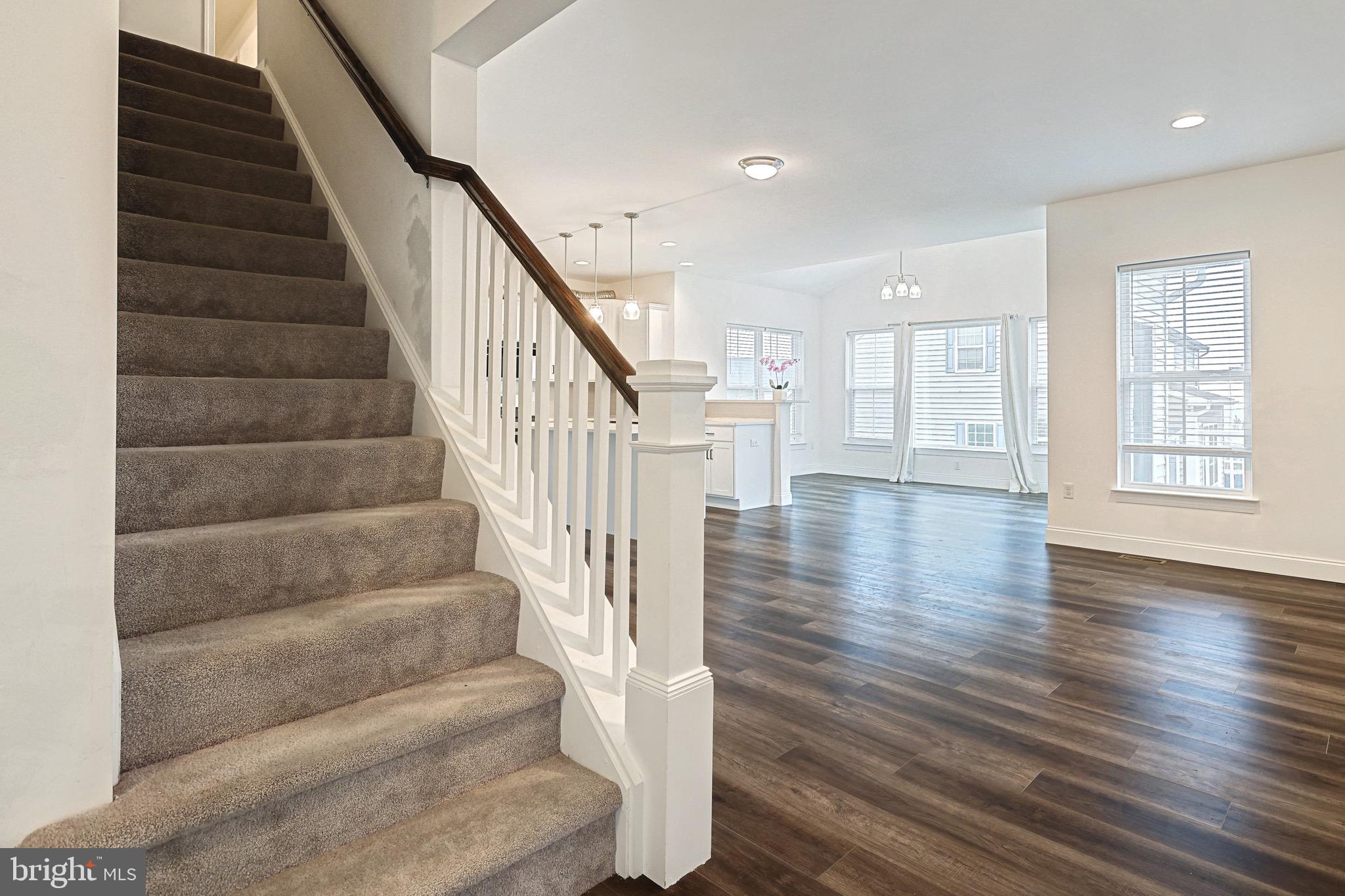 REGENTS GLEN/ROYAL OAKS - Residential