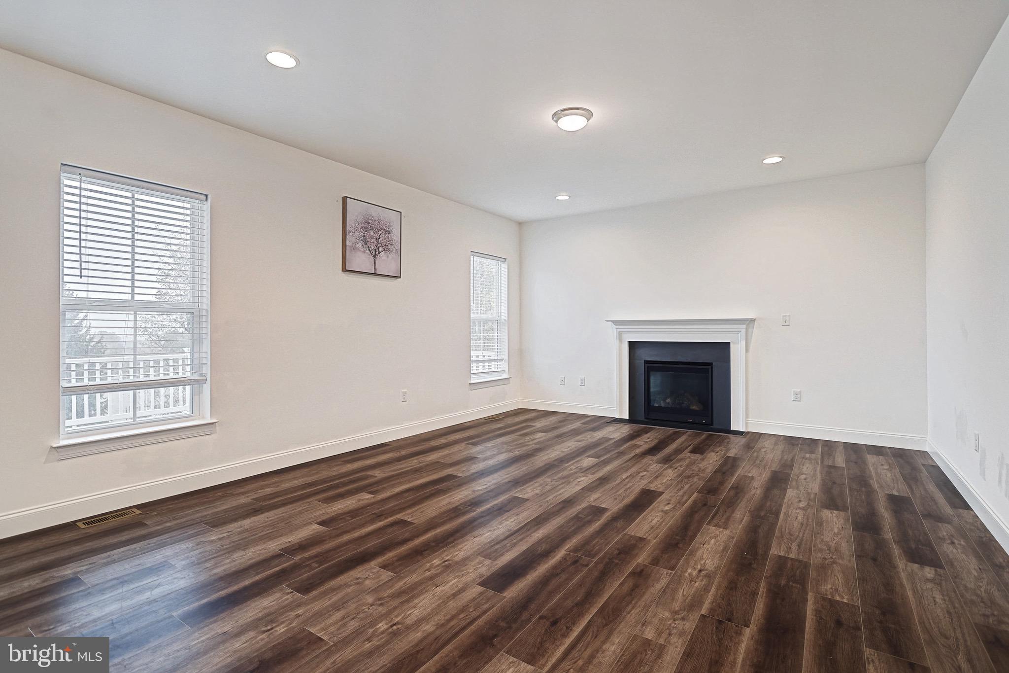 REGENTS GLEN/ROYAL OAKS - Residential