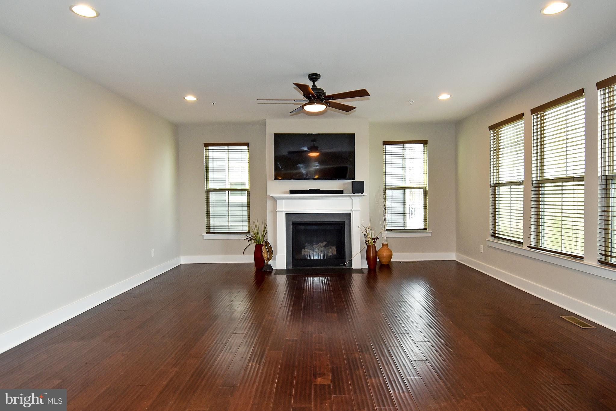 POTOMAC SHORES - Residential